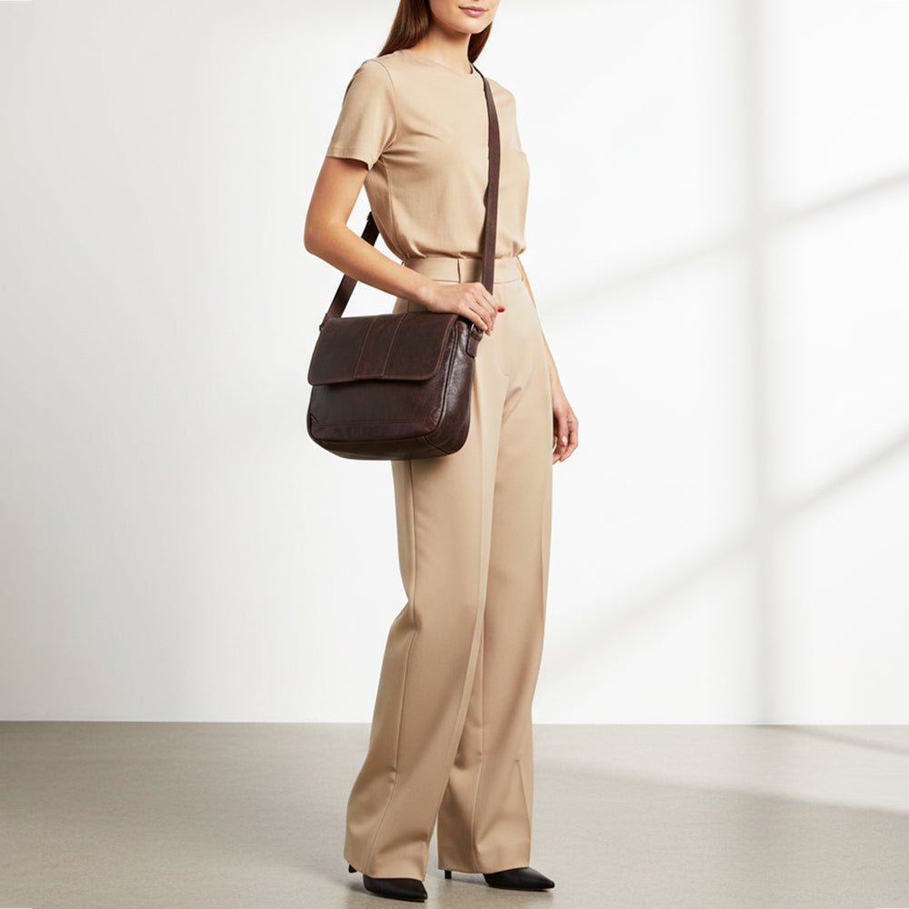 Vintage Handcrafted Crossbody Bag In Full-Grain European Leather For Women Everyday Use