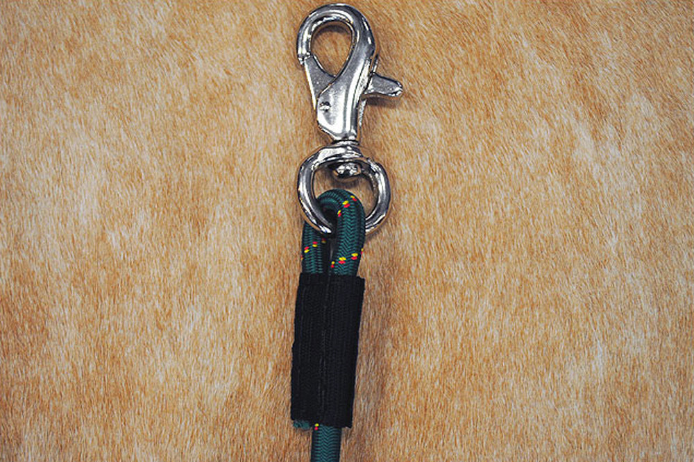 HILASON 30" Horse Bungee Trailer Tie with Nickel Plated Buffalo Snap Heavy Duty Elastic Horse Tie Lead Dark Green
