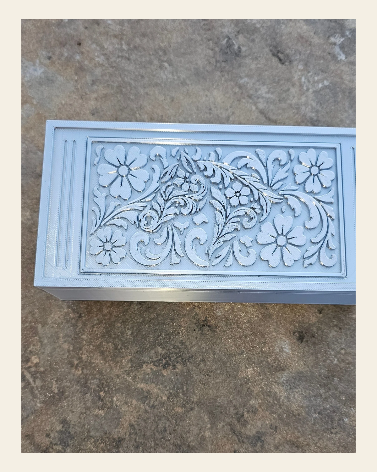 3d Print Silver Tooled Horse Trinket Gift Box with free horse keychain on a warm cream background