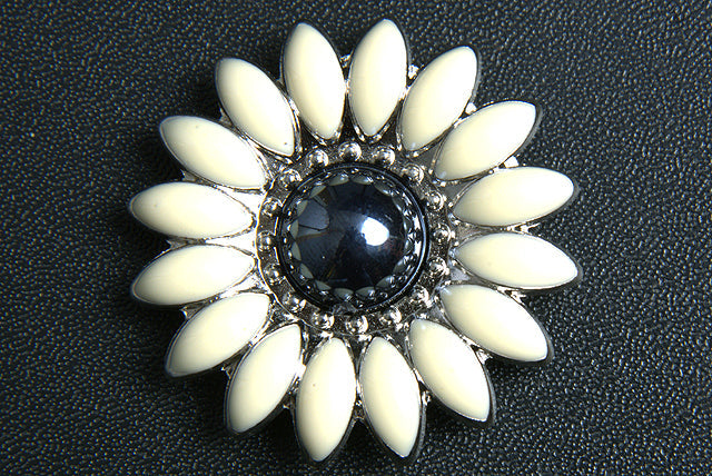 HILASON Western Screw Back Concho White Floral Silver Saddle Black, Whilte Color | Bridle Conchos Slotted