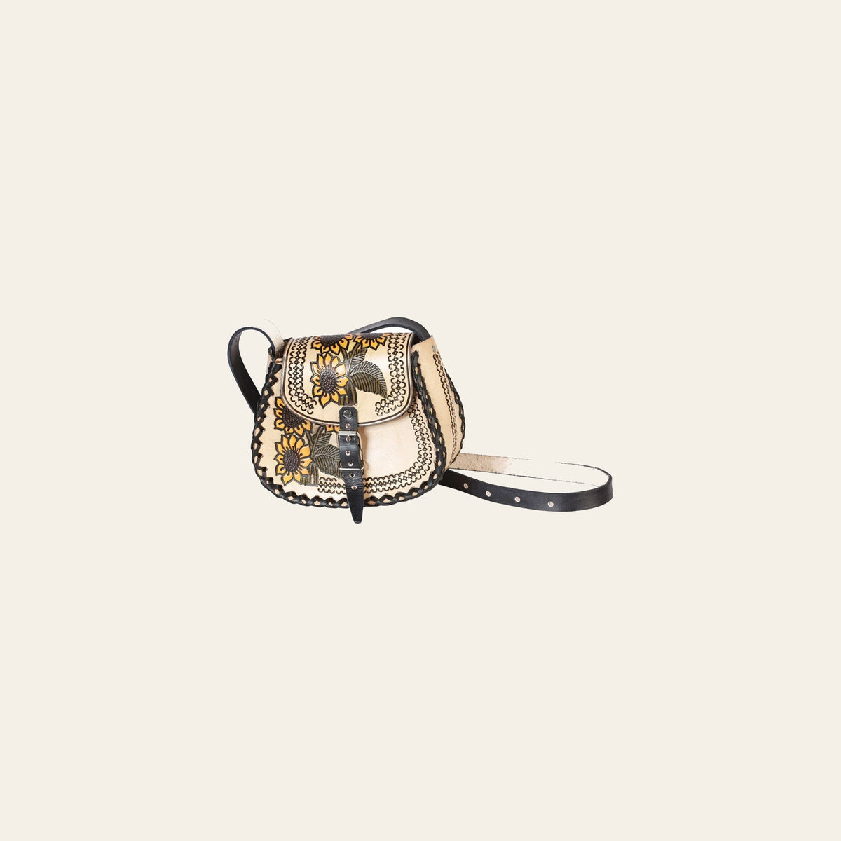 Artisanal Handbag Leather Natural 603677 on a warm cream background