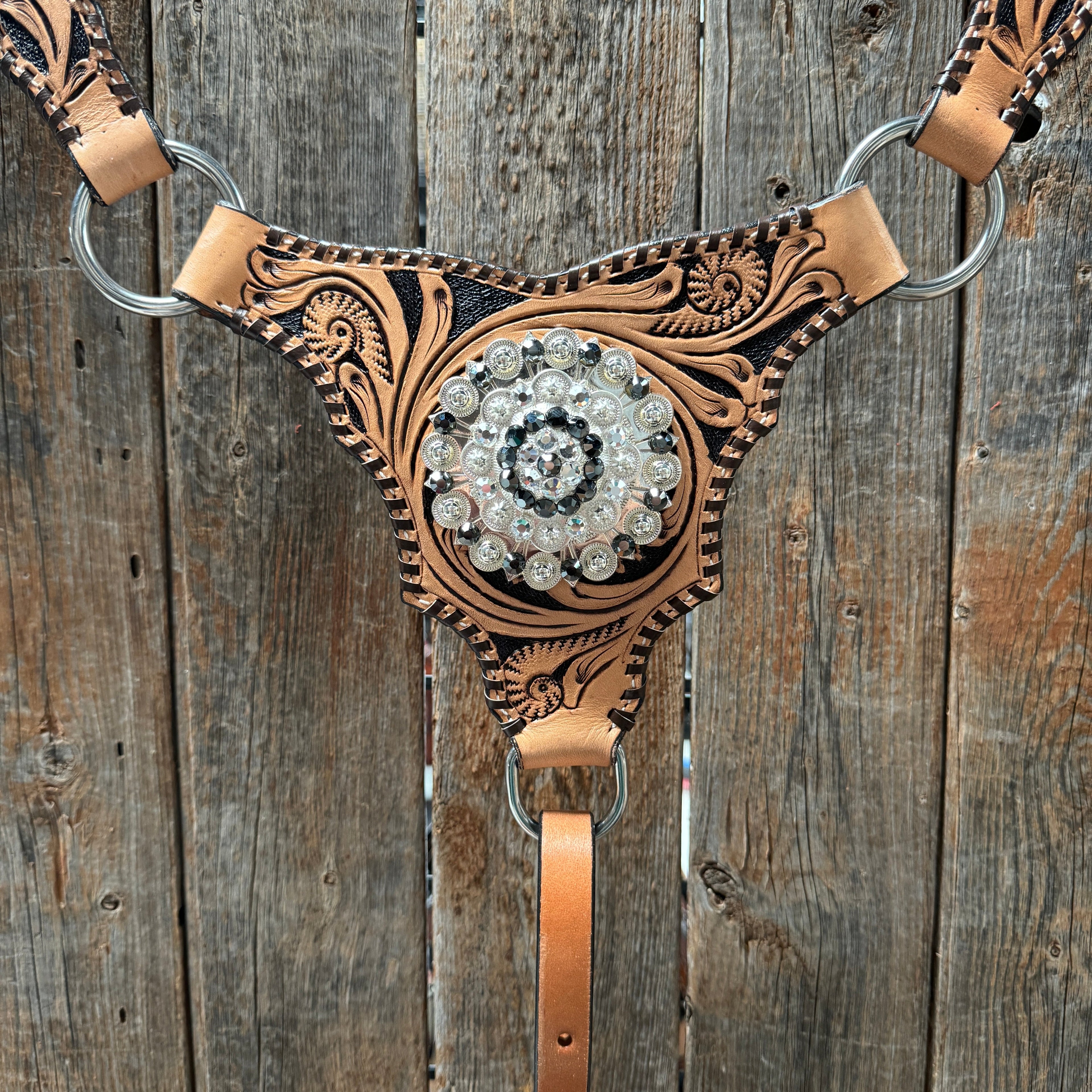 Floral Whipstitch Black and Red Browband / One Ear - Triangle / Gladiator Breastcollar Tack Set #BBBC642 — view 7