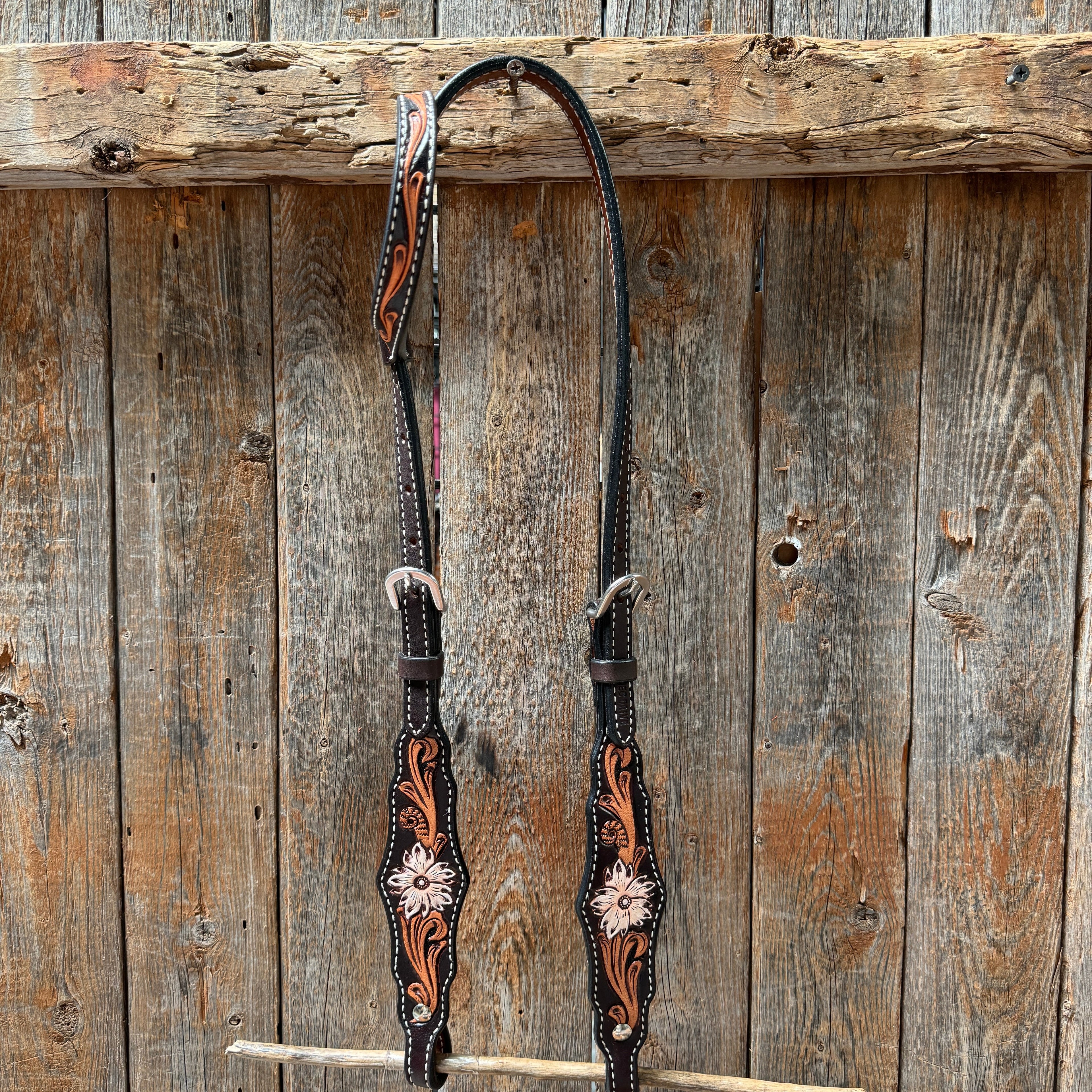 Triple Tone Floral Triangle / Gladiator Browband/ One Ear Breastcollar Tack Set — view 4