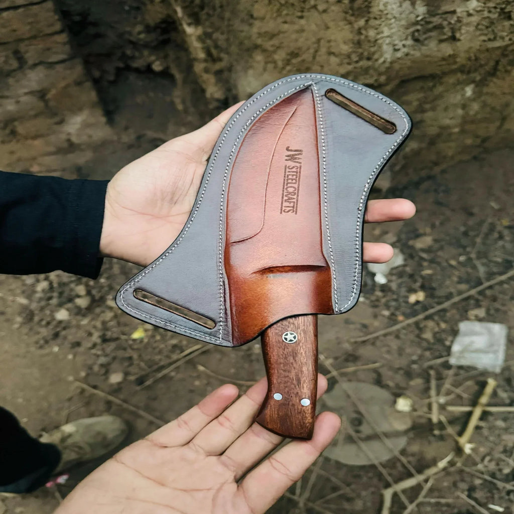 Fixed Blade Hunting Knife – Walnut Wood / Ram Horn Handle Options