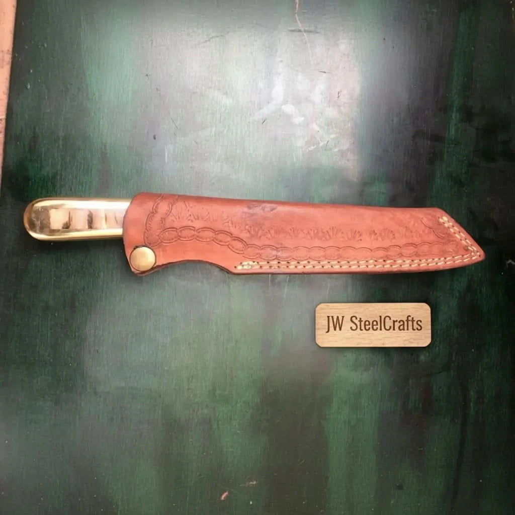Premium Damascus Clip-Point Bushcraft Hunter — Twisted Pattern, Ram’s Horn & Brass Handle with Leather Sheath