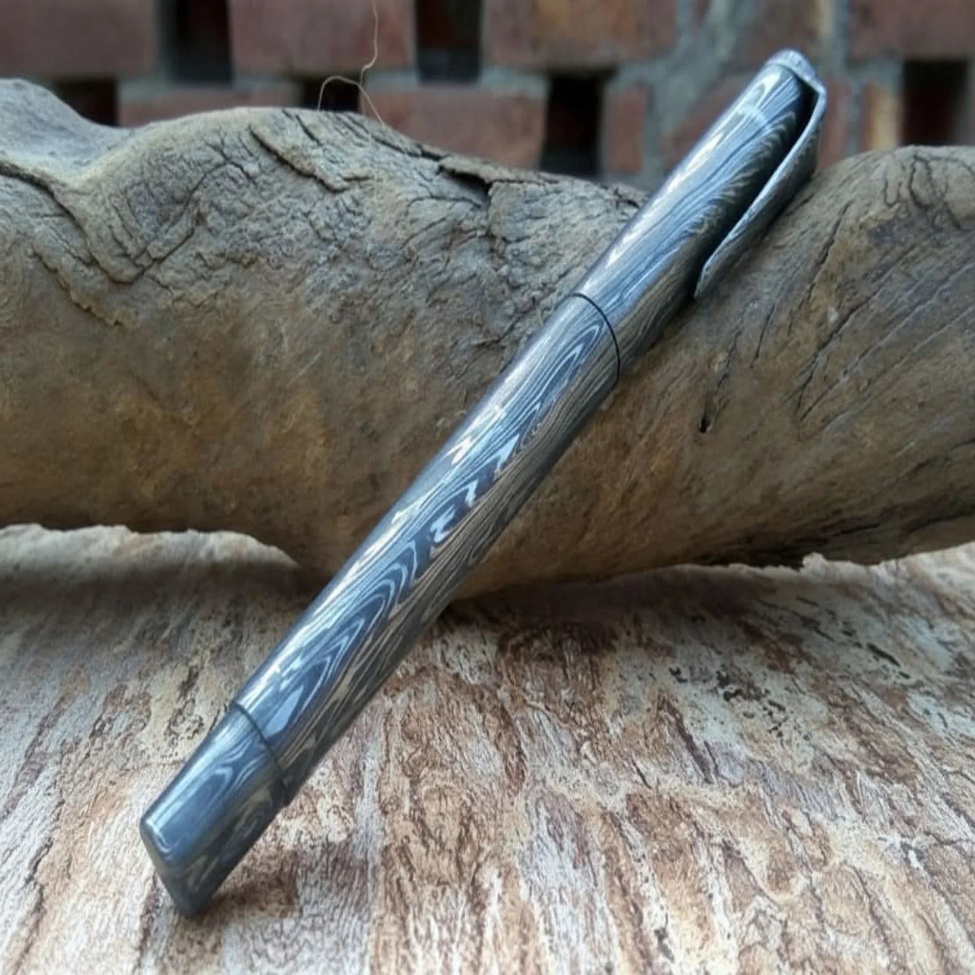 Damascus Steel Fountain Pen with Forged Wood Grain Pattern
