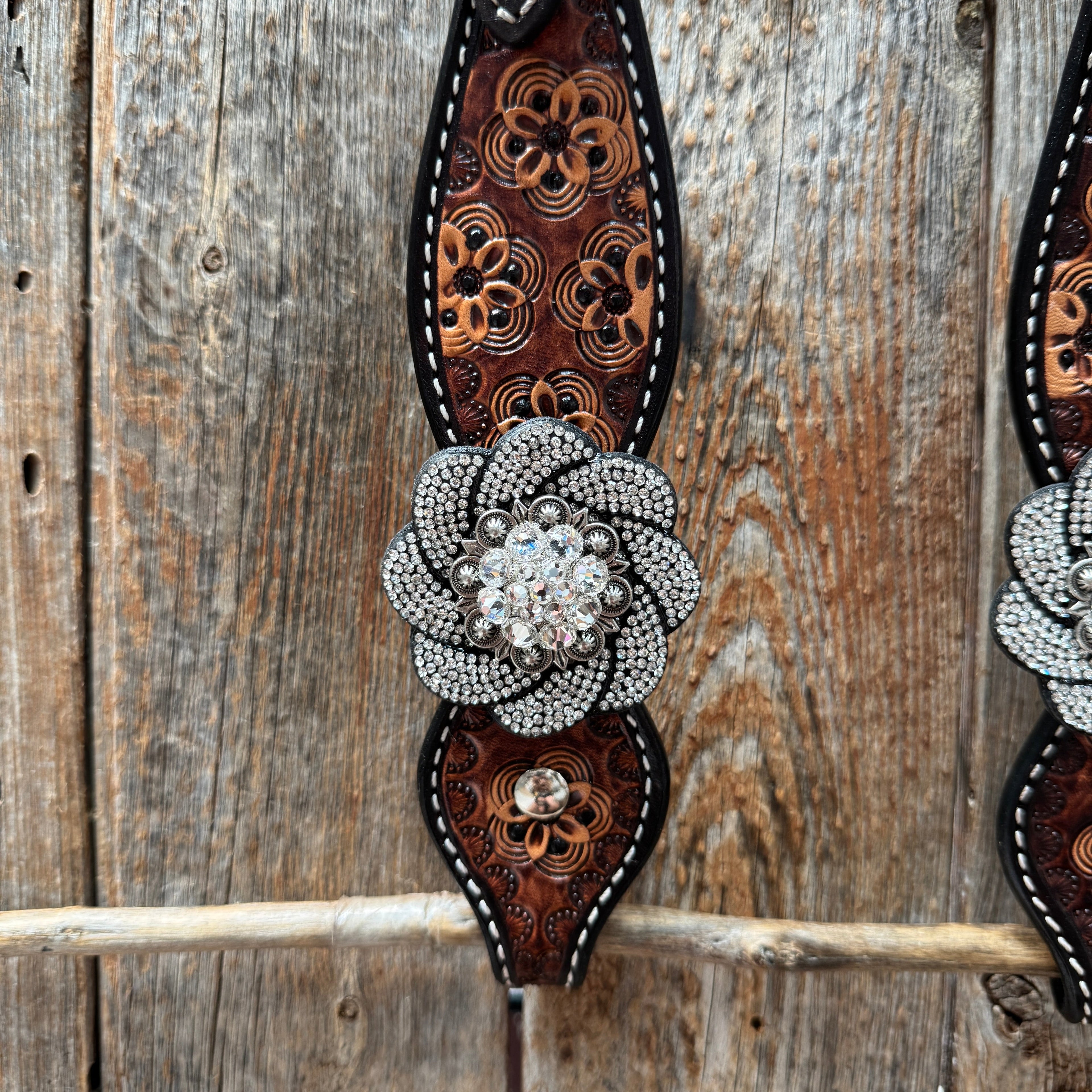 Flower Power Black and Clear One Ear Headstall & Breastcollar Tack Set #OEBC656 — view 3
