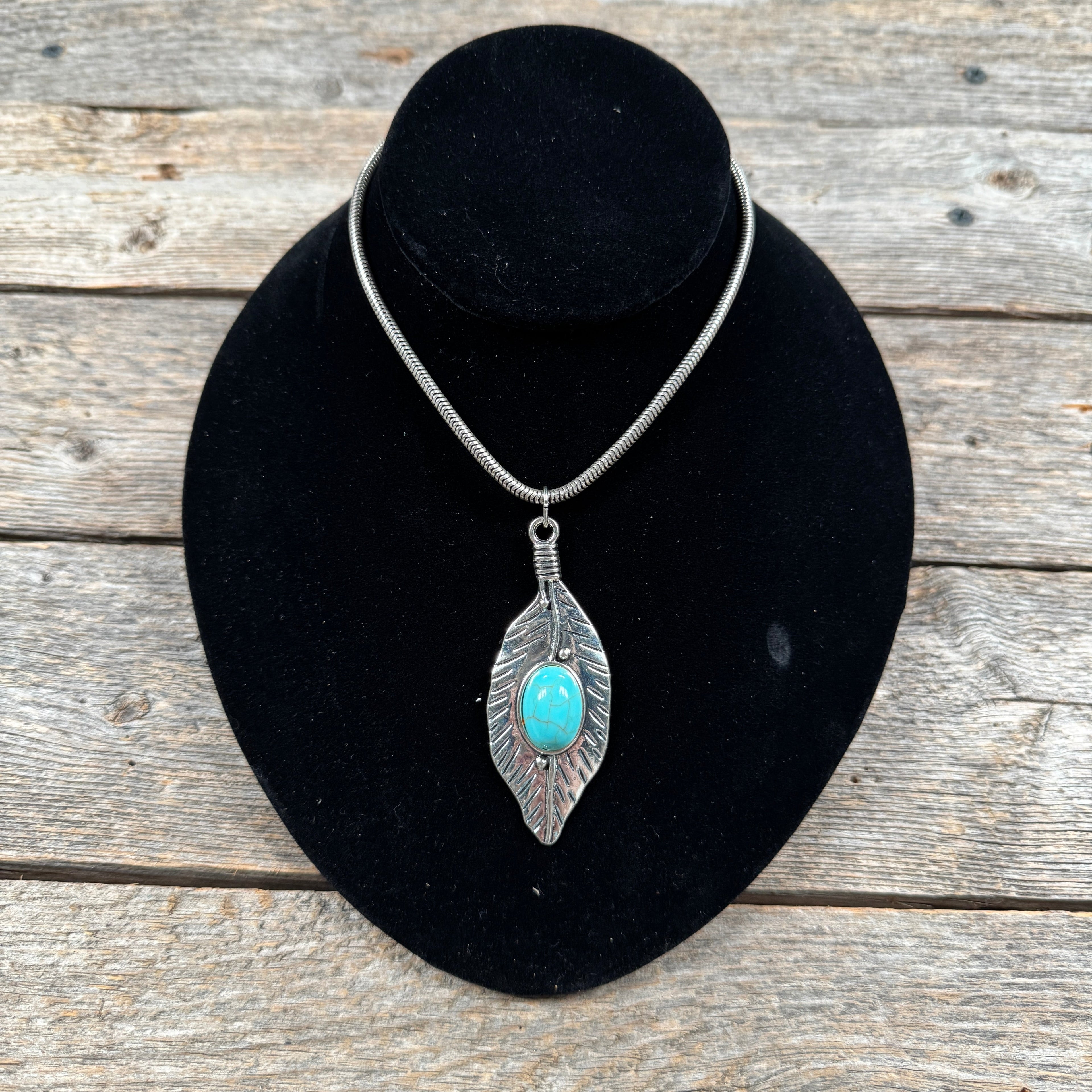 Feather Fashion Turquoise Pendant Necklace
