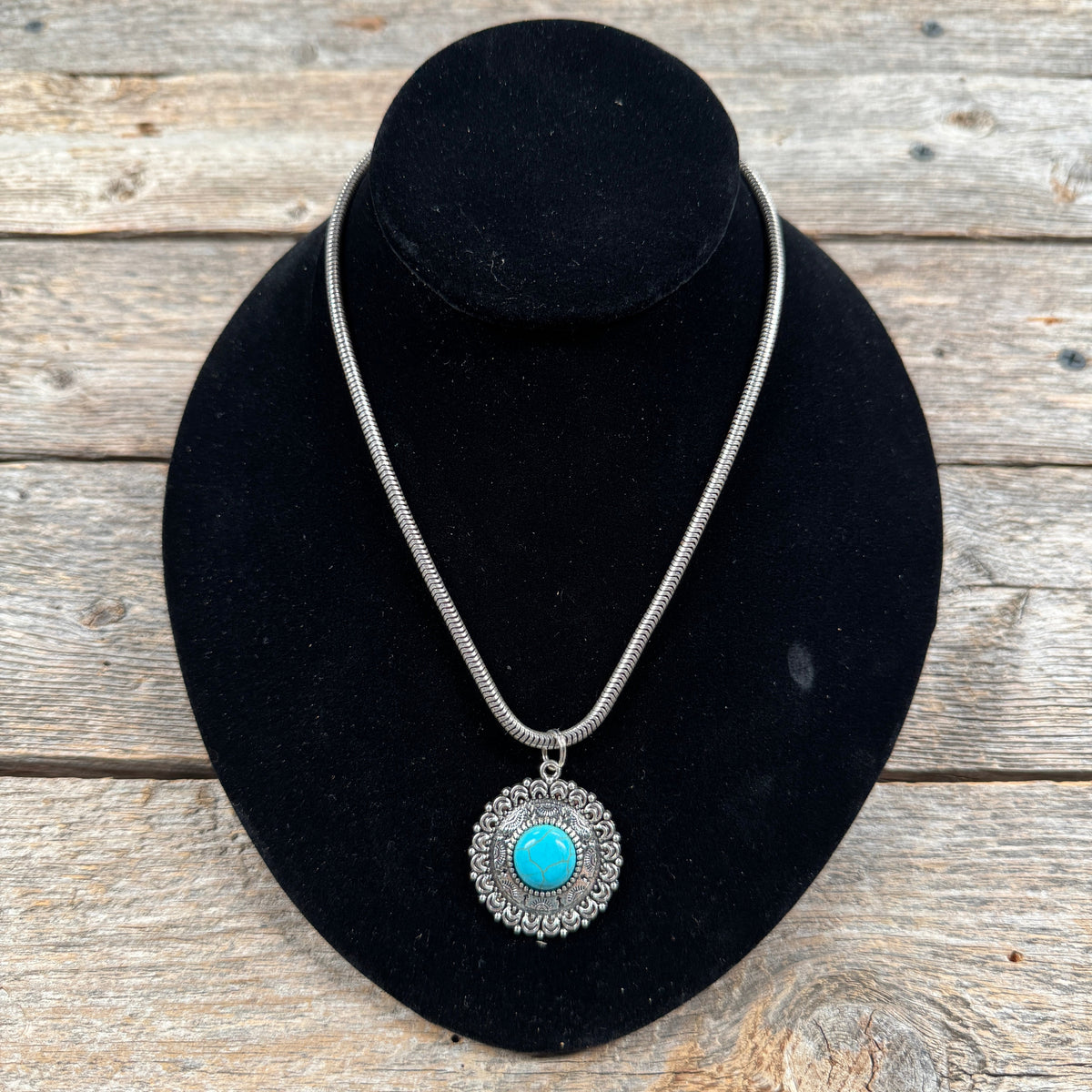 Circle Fashion Turquoise Pendant Necklace