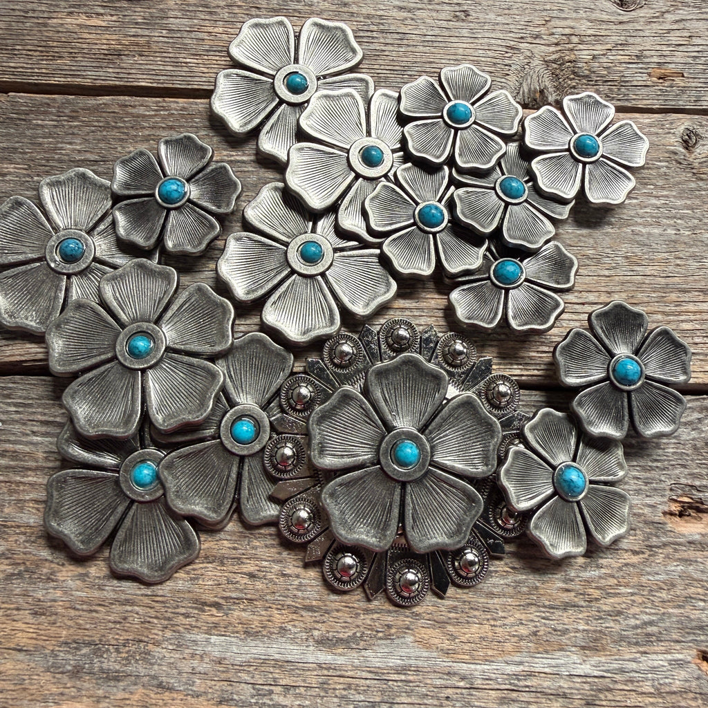 Antique Silver Flower Turquoise Western Concho W110