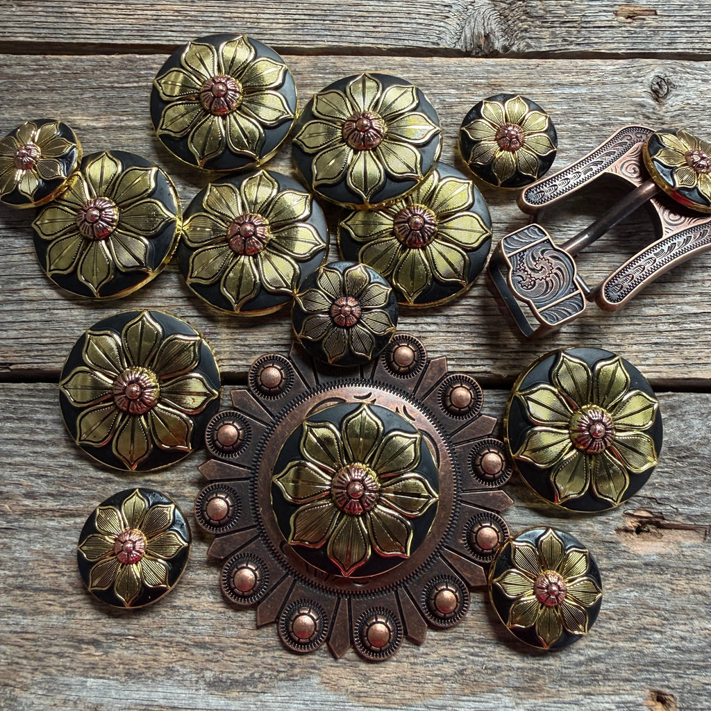 Black & Gold Sunflower Western Concho W125