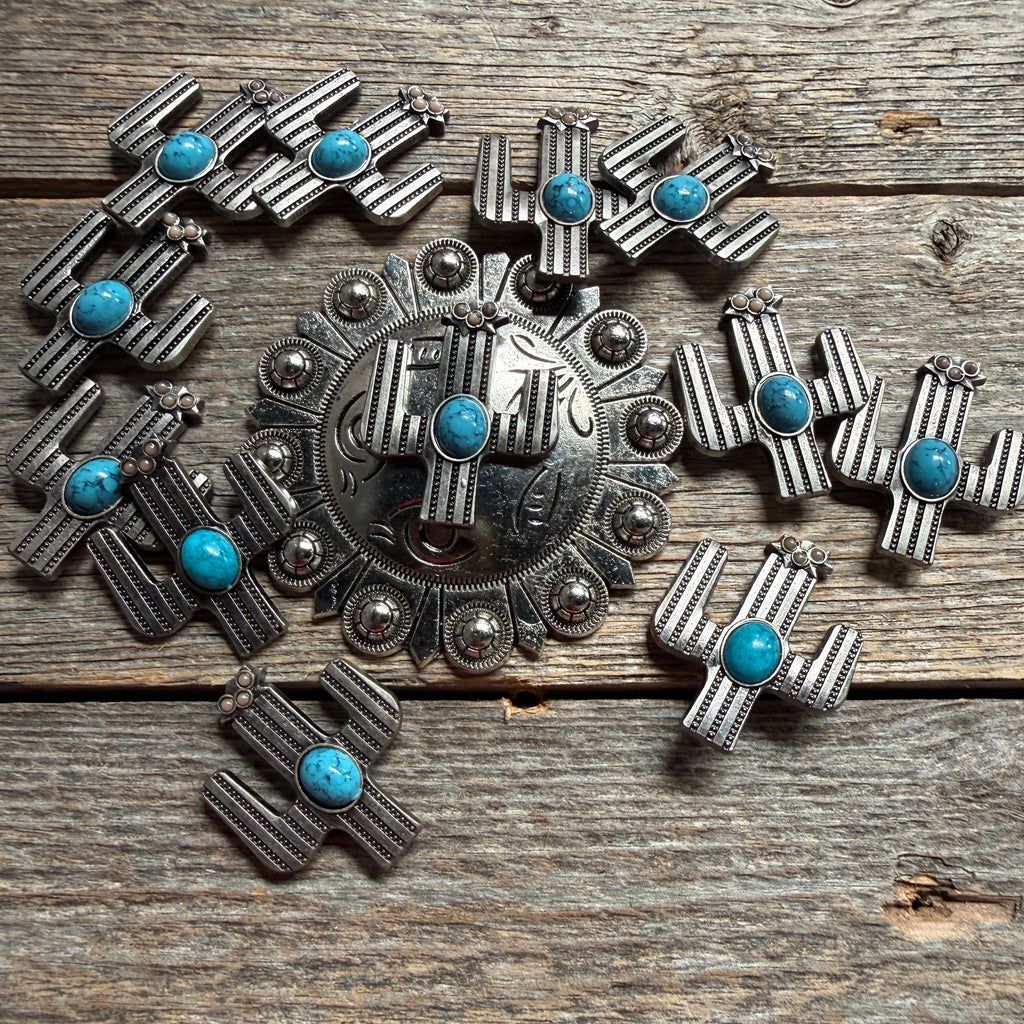 Antique Silver Turquoise Cactus Concho W178