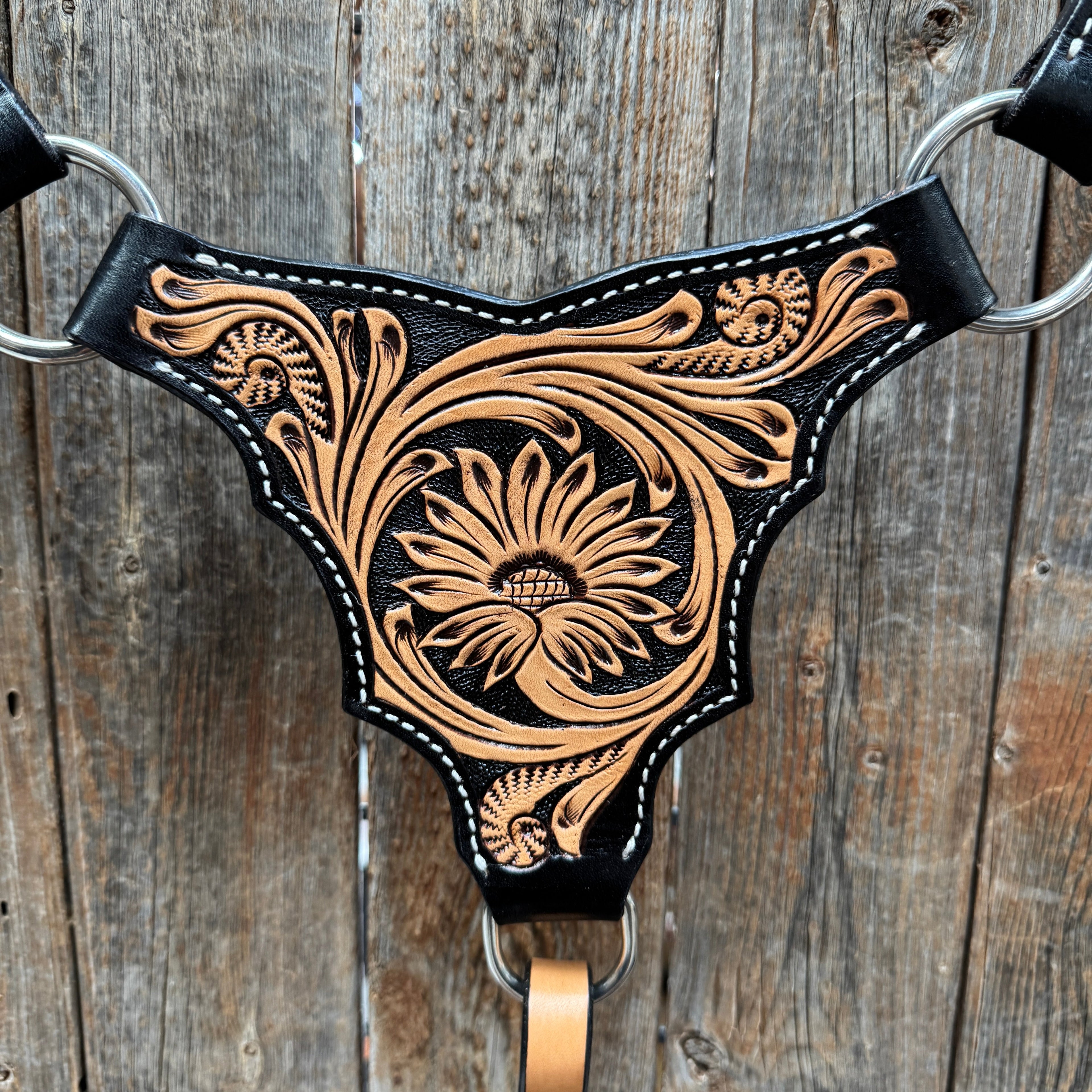 Two Tone Floral Triangle / Gladiator Browband/ One Ear Breastcollar Tack Set — view 9