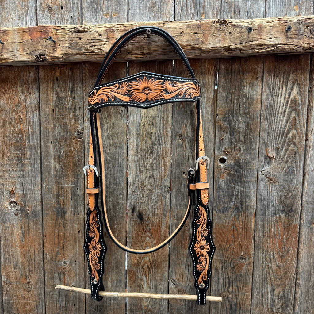 Two Tone Floral Triangle / Gladiator Browband/ One Ear Breastcollar Tack Set — view 3