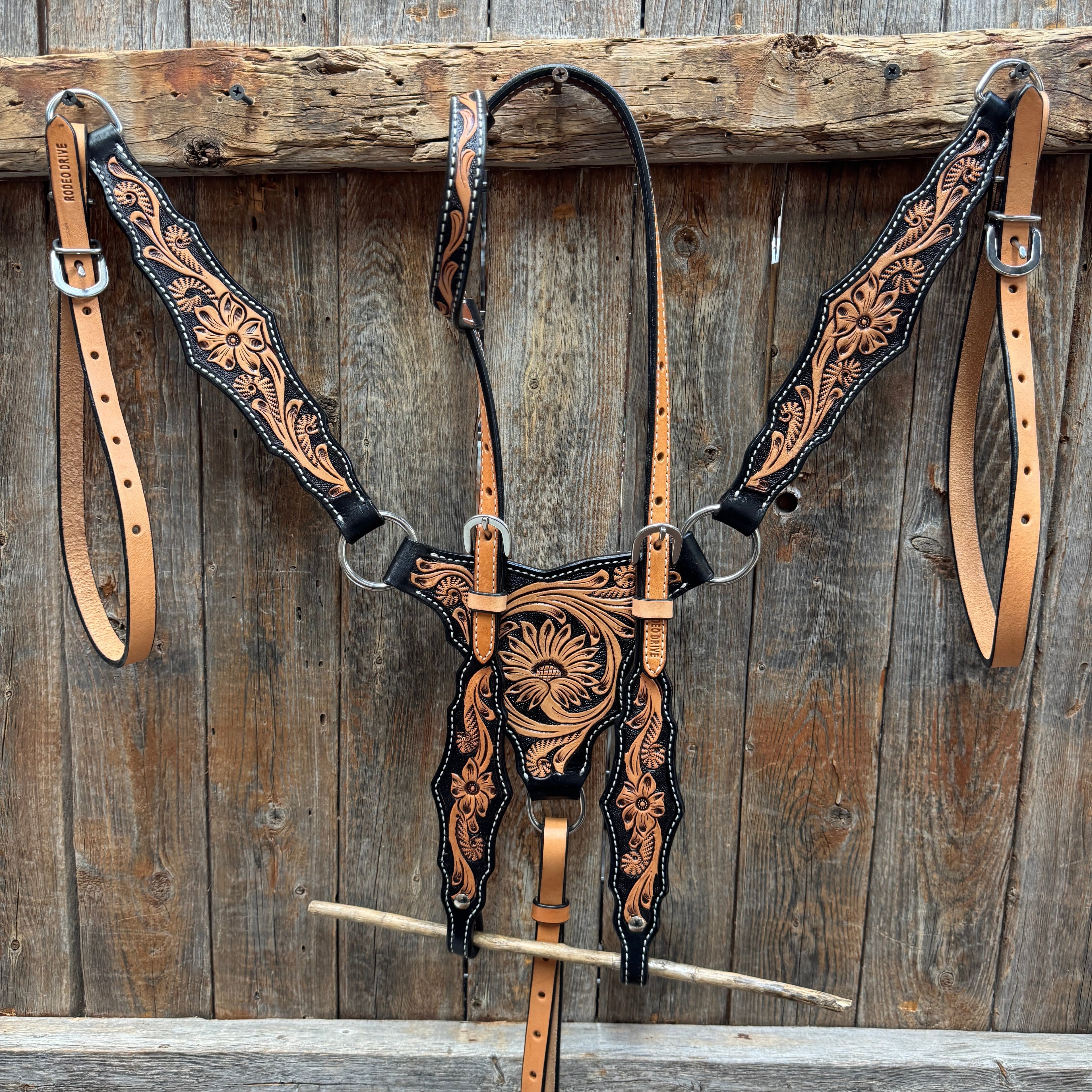 Two Tone Floral Triangle / Gladiator Browband/ One Ear Breastcollar Tack Set — view 2