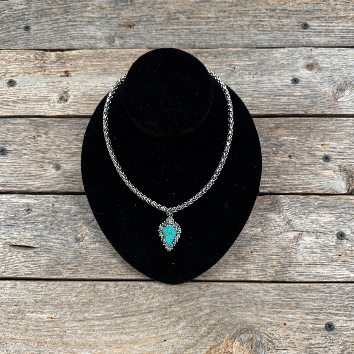 Arrowhead Fashion Turquoise Pendant Necklace