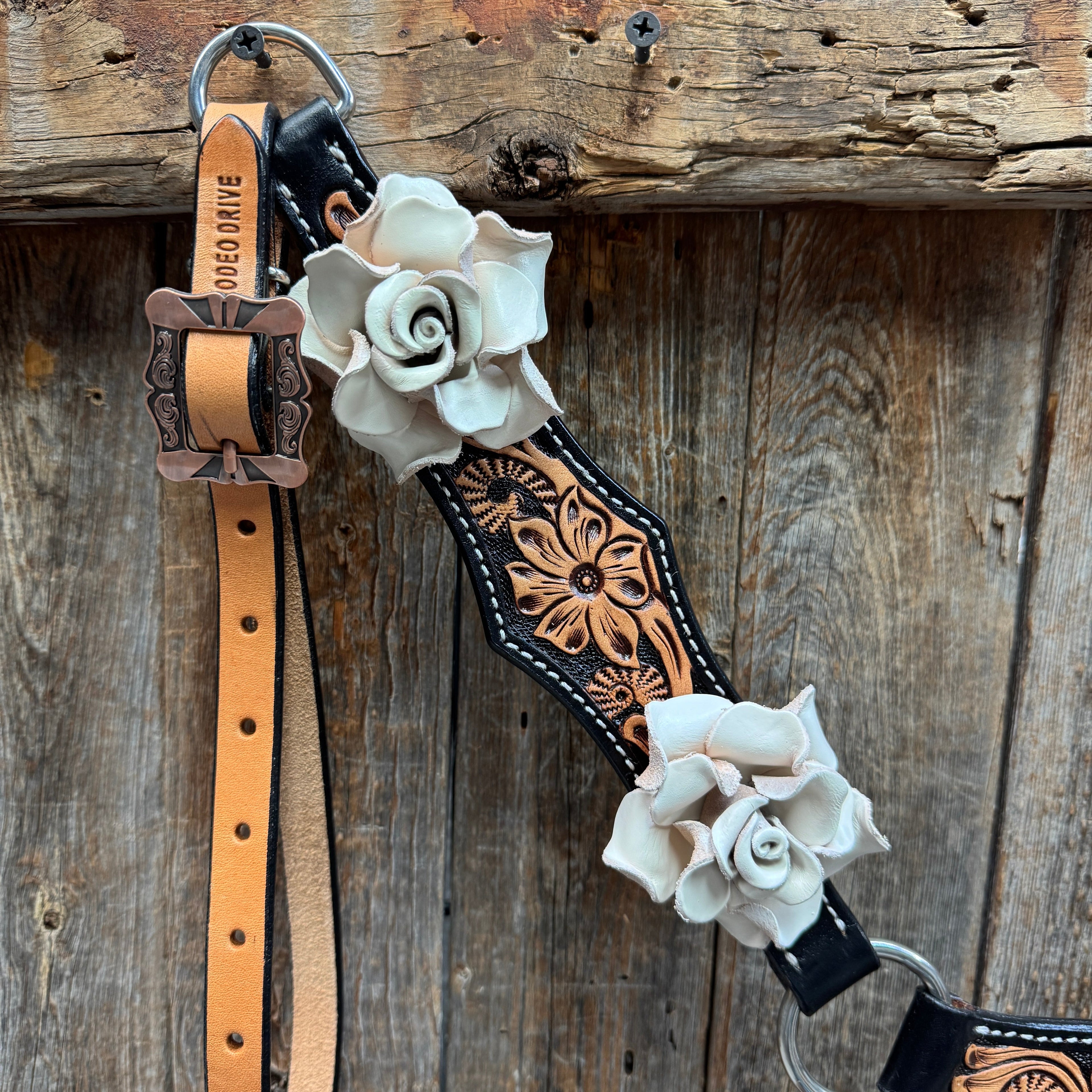 Two Tone Floral Triangle White Rose One Ear / Gladiator Breastcollar Tack Set #OEBC534 — view 3