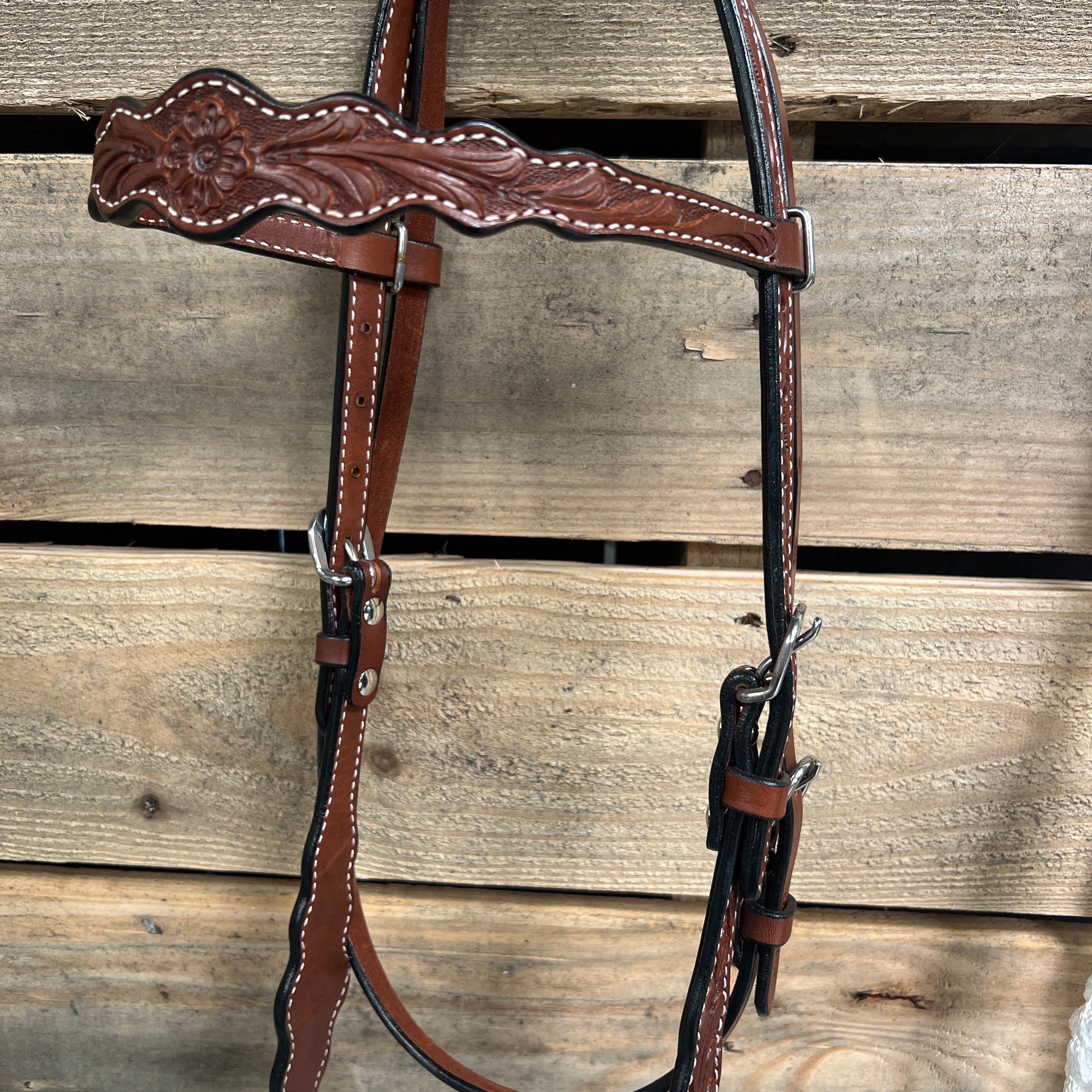 Medium Oil Floral Scalloped White Loping Hackamore #LHK020 — view 3