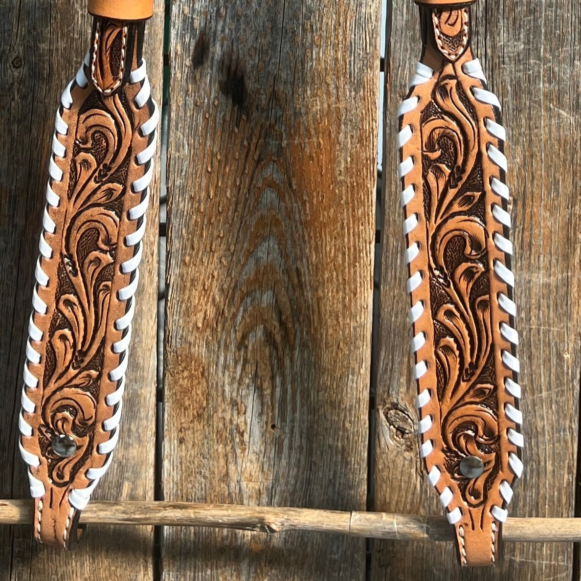 Light Oil Floral Tooled with White Whipstitch One Ear Headstall / Bridle — view 3