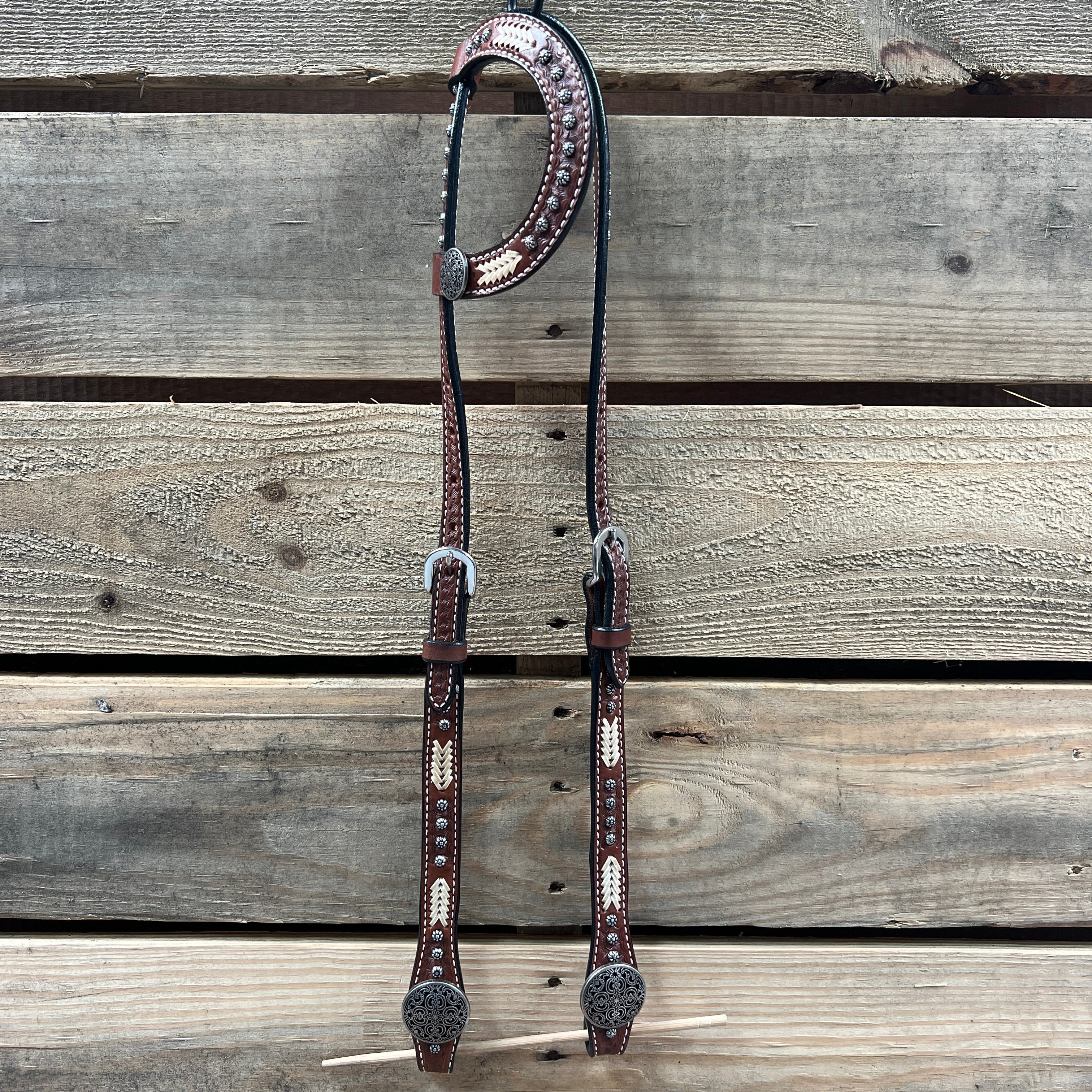 Rawhide Antique Silver Engraved Floral Western Conchos One Ear and Breastcollar Tack Set #OEBC632 — view 3