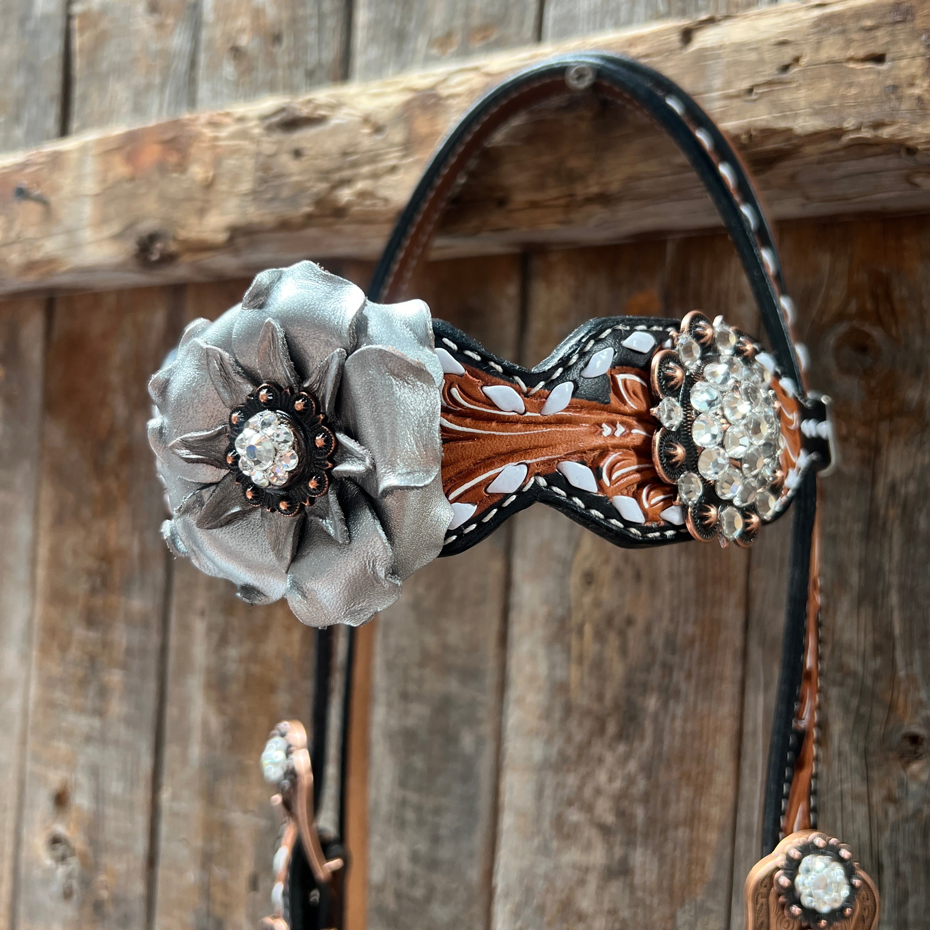 Classic Style Buckstitch Browband/One Ear Headstall & Breastcollar Tack Set BBBC406 — view 4