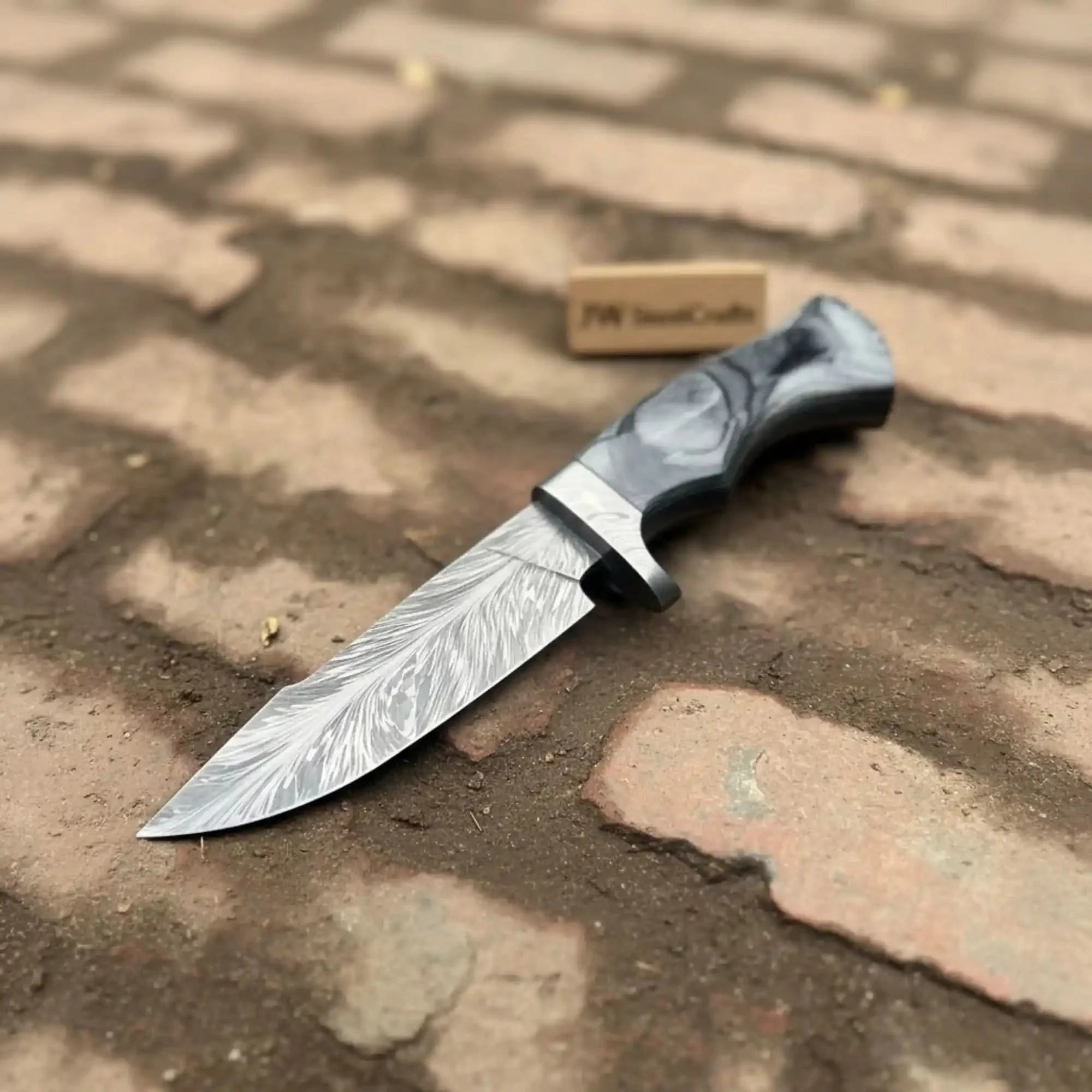 Bobcat Style Drop Point Hunting Knife Feather Damascus Blade Gray Pakka Wood Handle EDC Fixed Blade