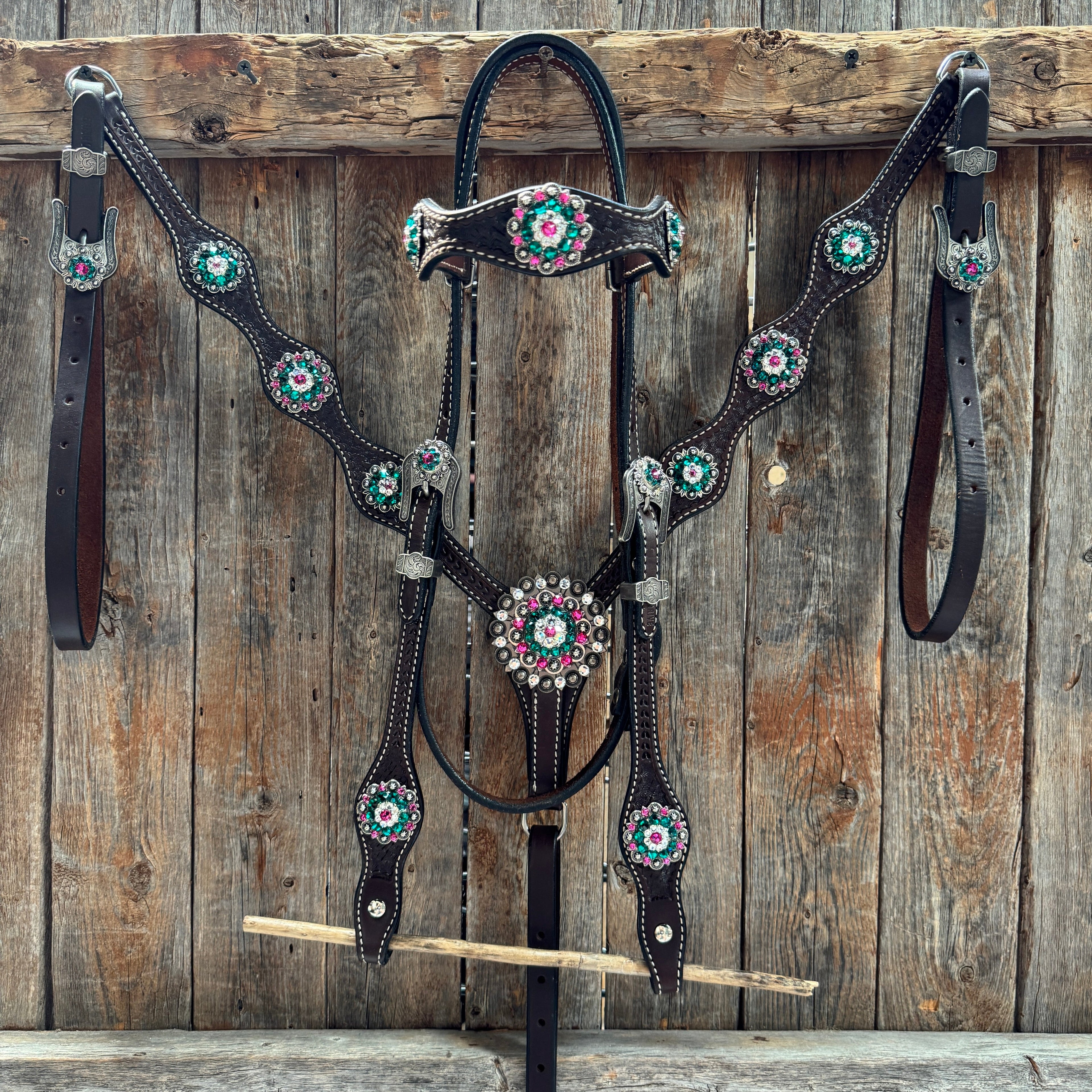 Dark Oil Basketweave Fuchsia, Clear, Emerald Browband/One Ear Tack Set #BBBC673