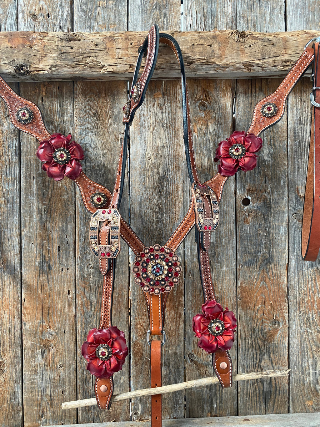 Light Oil Basketweave Champagne and Red One Ear & Breastcollar Tack Set #OEBC432
