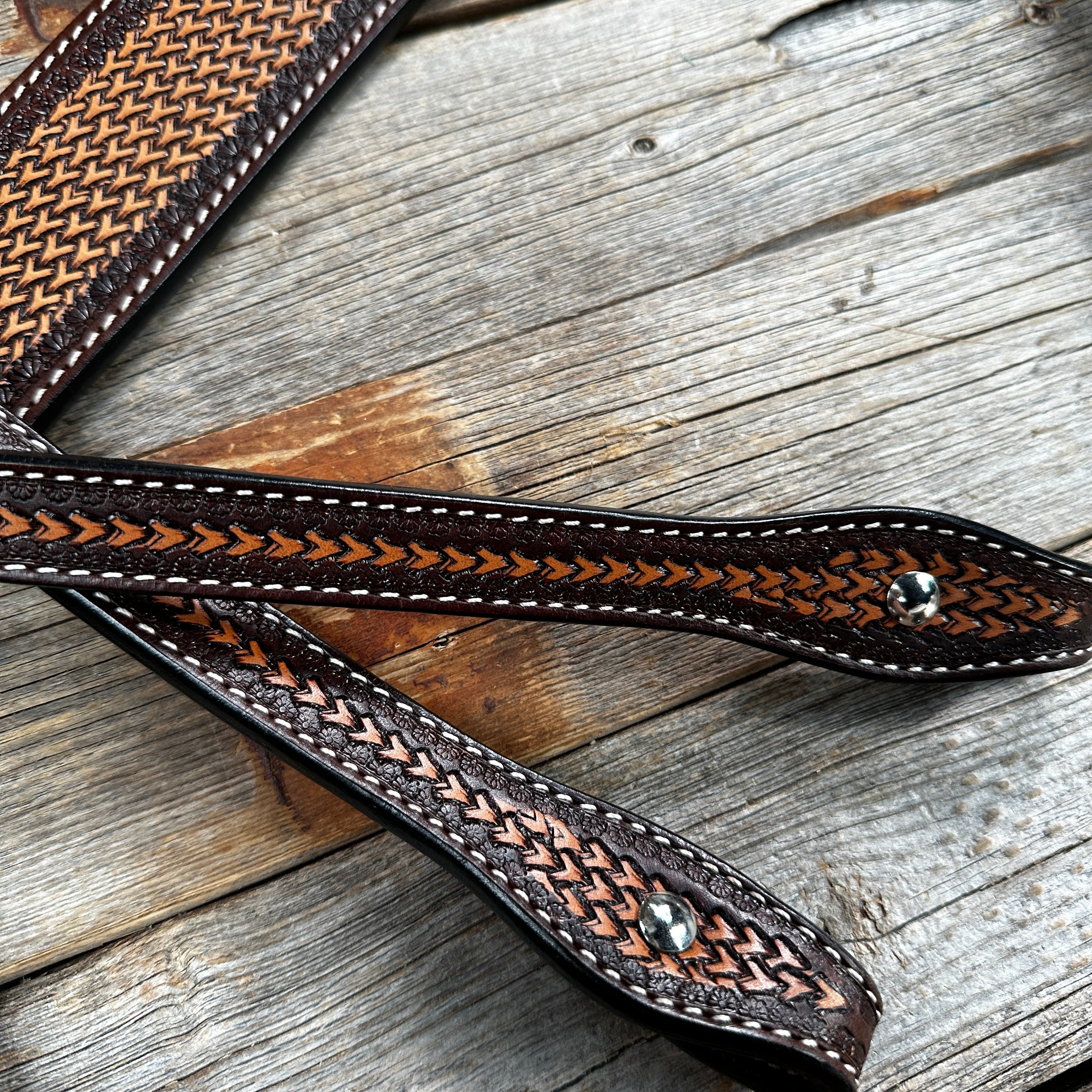 Foxtail Tooled Two Tone Browband / One Ear Breastcollar Tack Sets — view 4