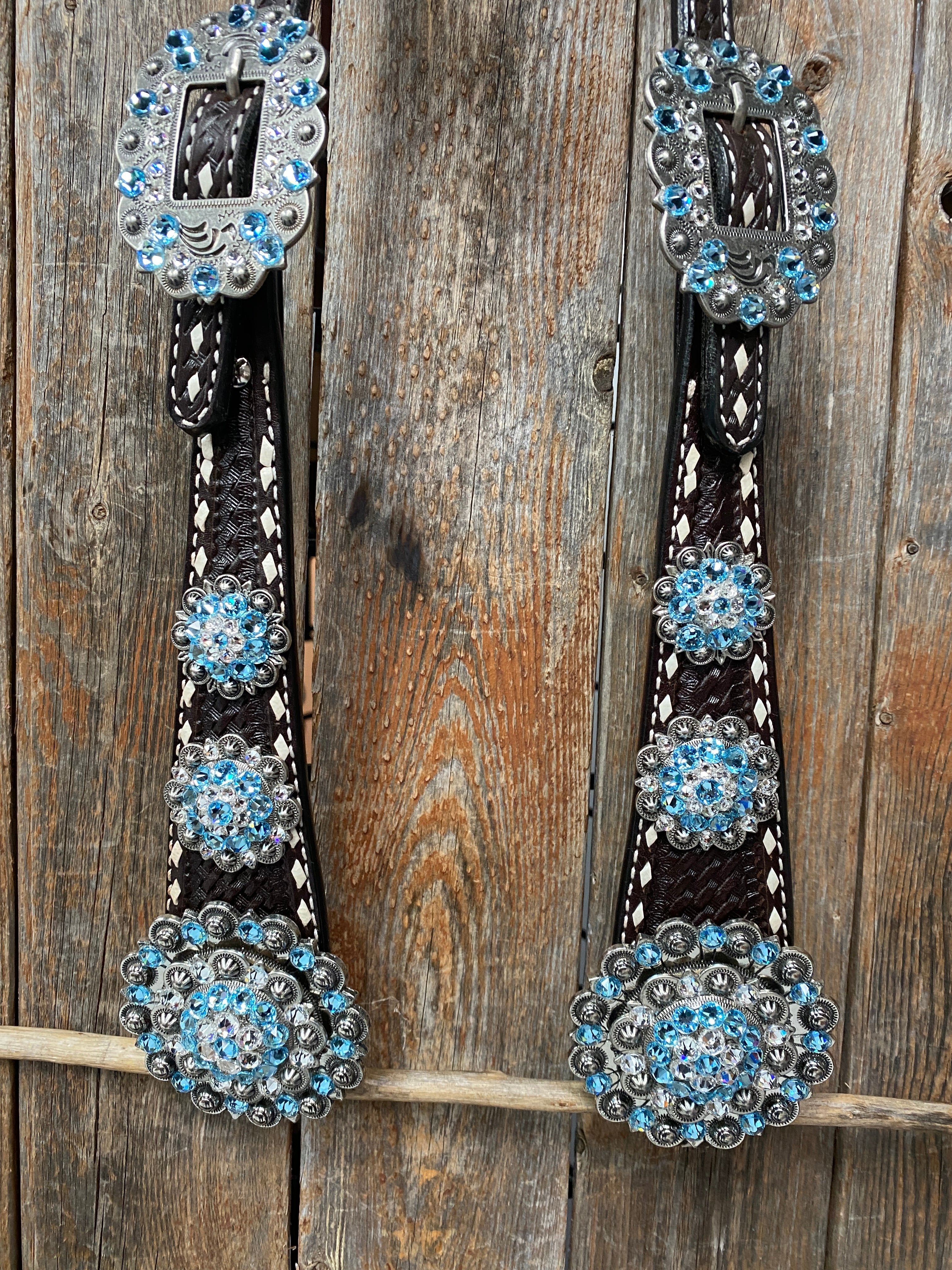 Dark Oil Buckstitch Aqua and Clear One Ear & Breastcollar Tack Set #OEBC439 — view 6