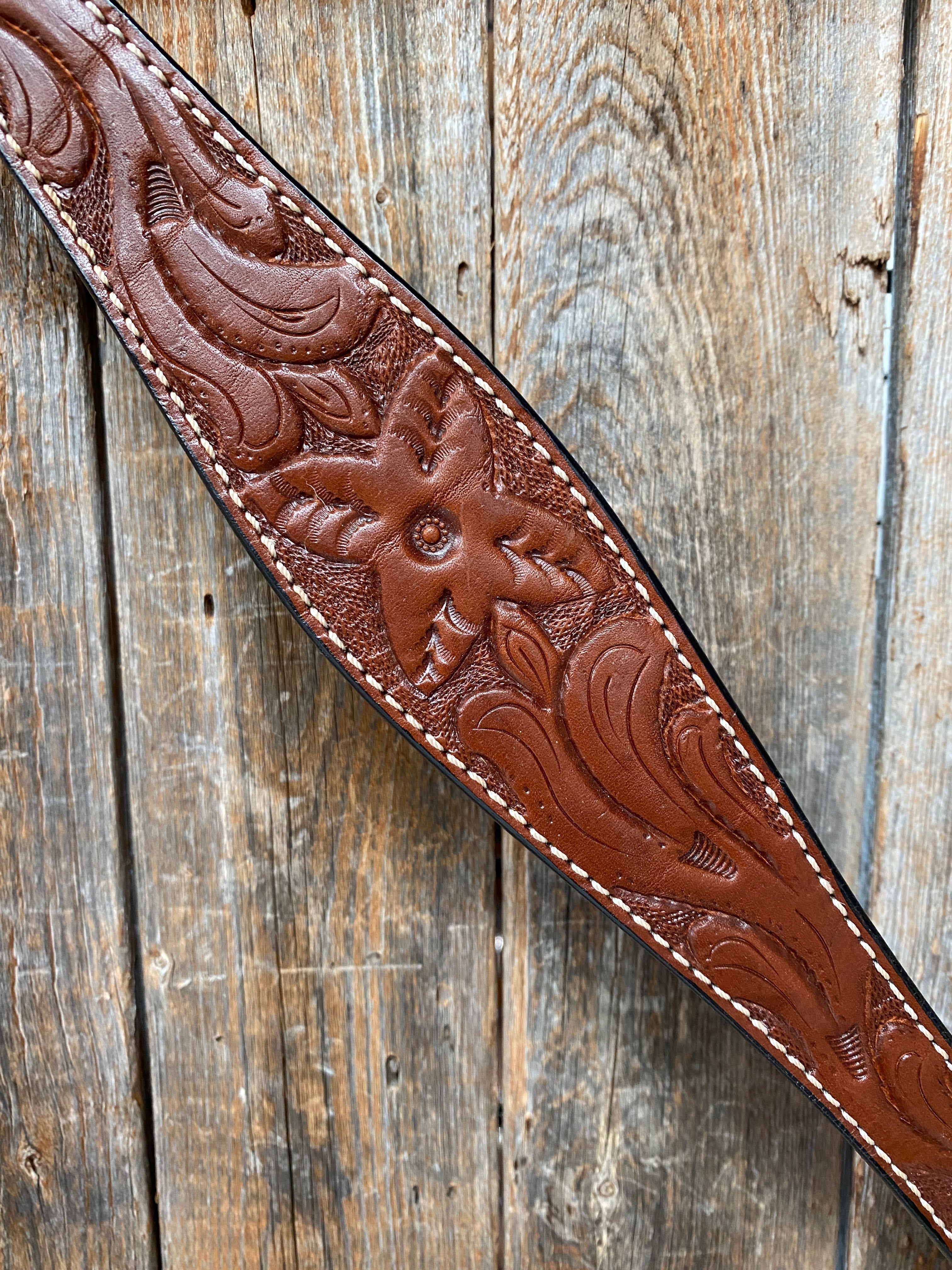Floral Tooled Medium Oil Breastcollar — view 2