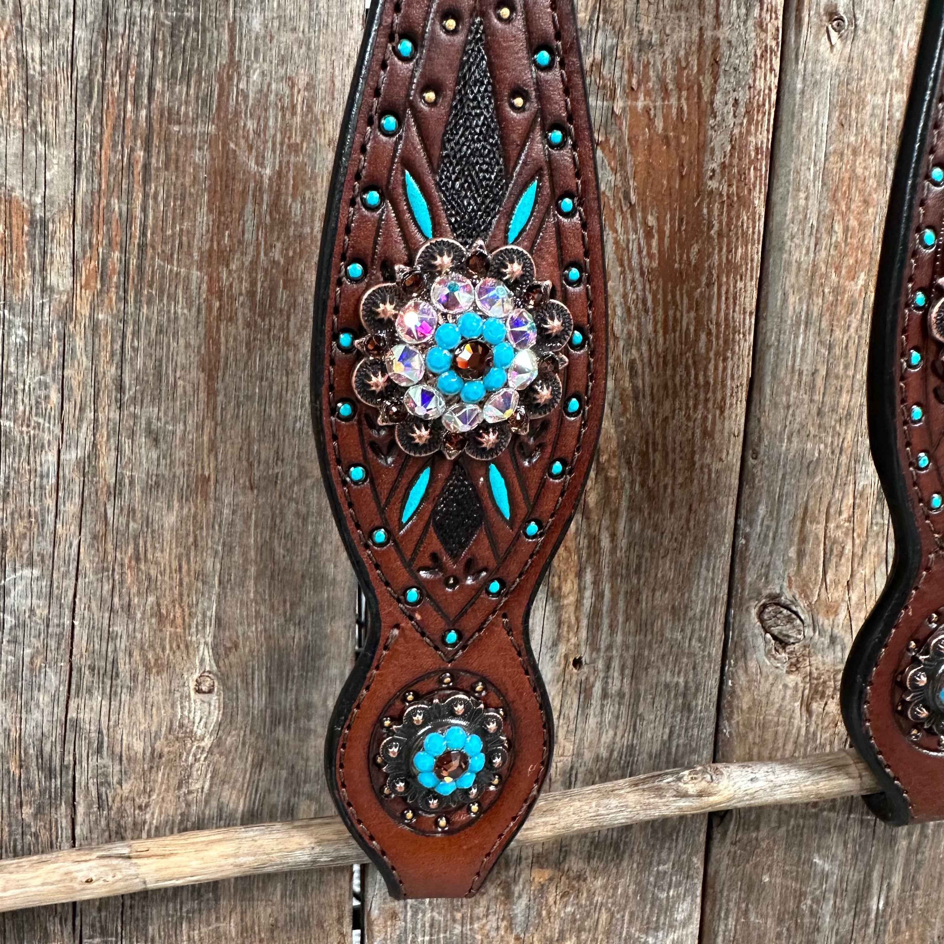 Dark Oil Hand Painted Antique Silver Turquoise One Ear and Breastcollar Tack Set #OEBC564 — view 8