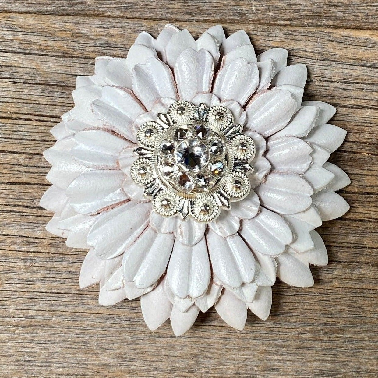 White Daisy Flower With Bright Silver Clear 1" Concho
