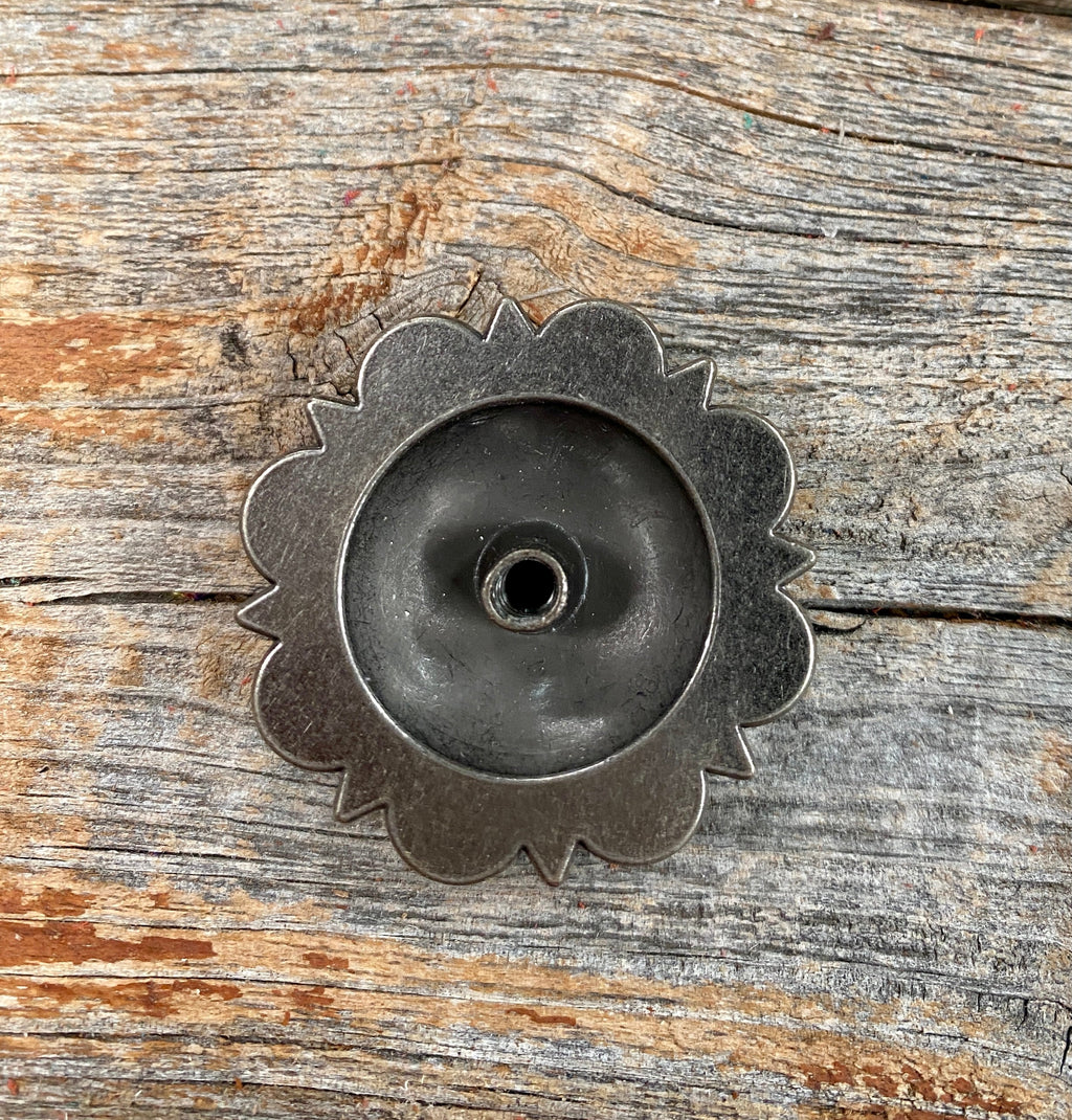 Antique Silver Barrel Racer Concho 1.5" W177L — view 2