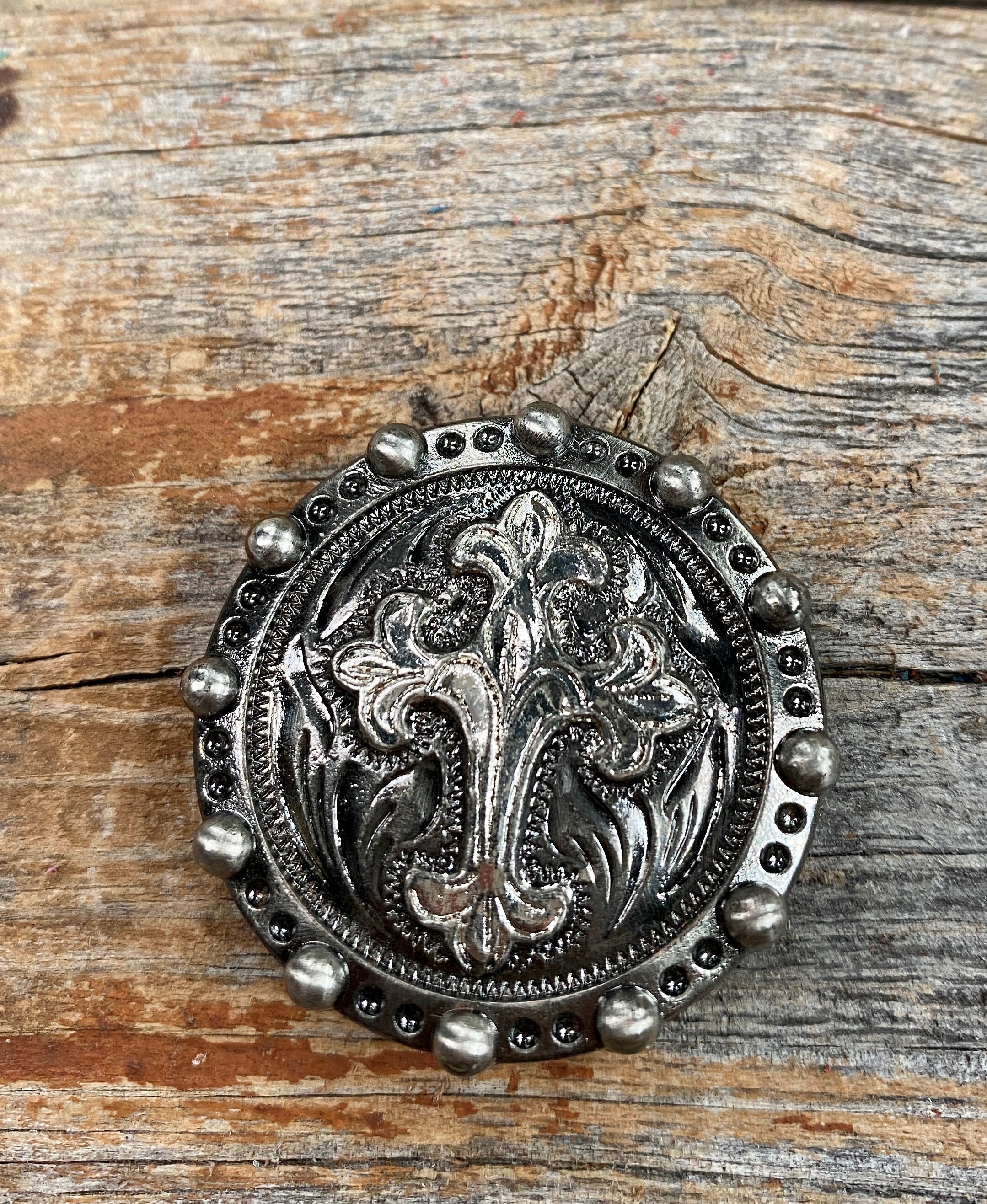 Antique Silver Cross Western Concho 1". W191S