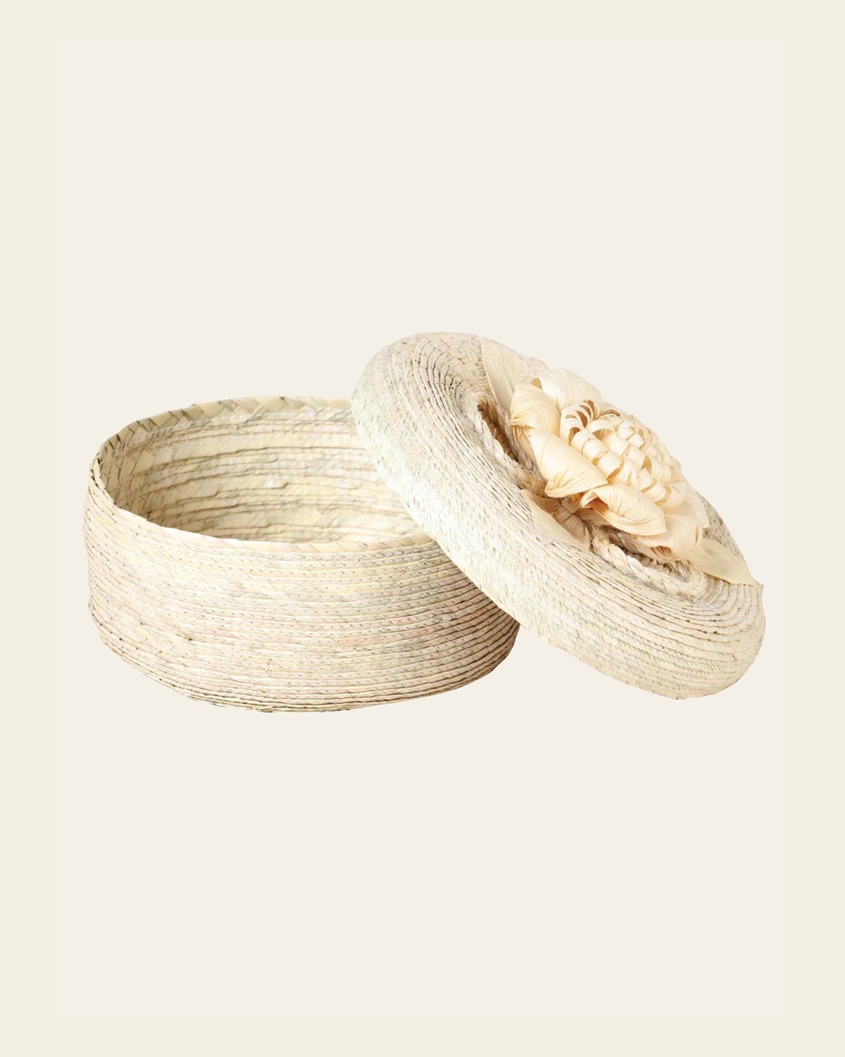 Artisanal Tortilla Warmer 100% Palm Leaf Natural Flower 602136 on a warm cream background