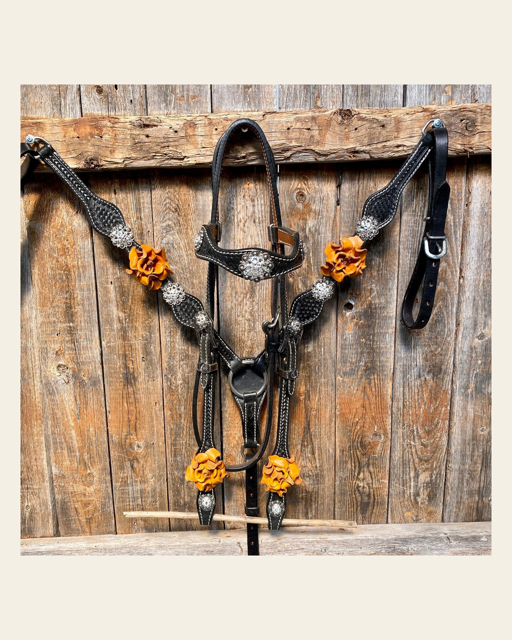 Black Basketweave Yellow and Clear Browband / One Ear Tack Set #BBBC442 on a warm cream background