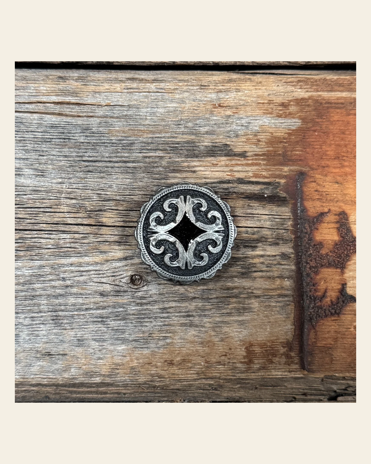 Black Diamond Antique Silver 1" Concho W213S on a warm cream background