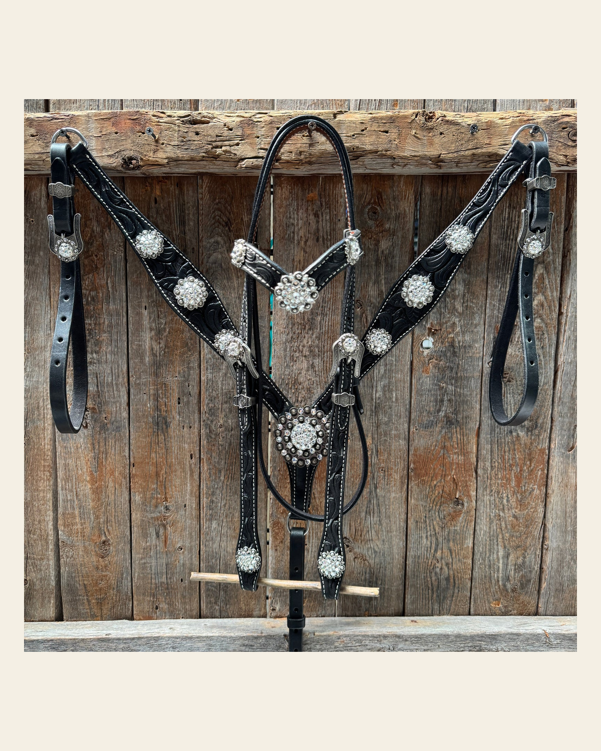 Black Oil V Brow Clear Browband & Breastcollar Tack Set #BBBC683 on a warm cream background