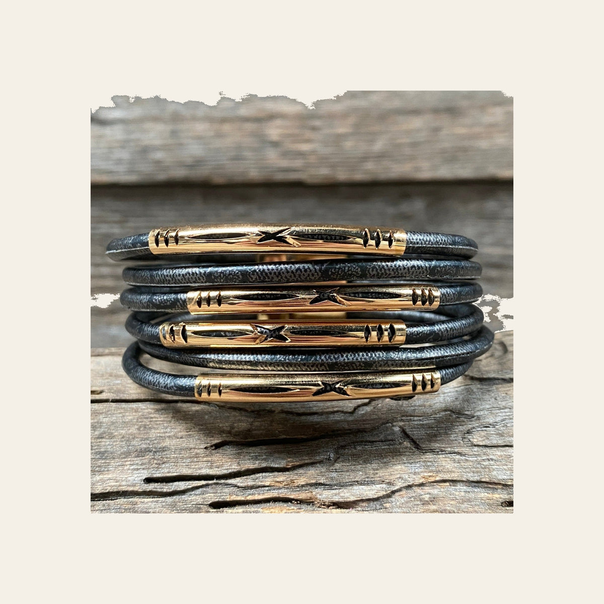 Black Snake Skin Fashion Bracelet XI126