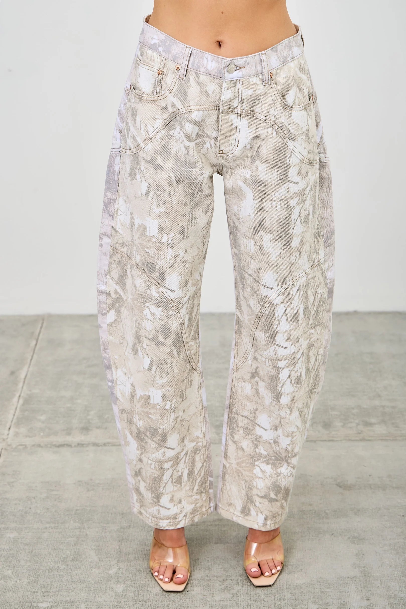 Sloane Snow Camo Barrel | Jeans