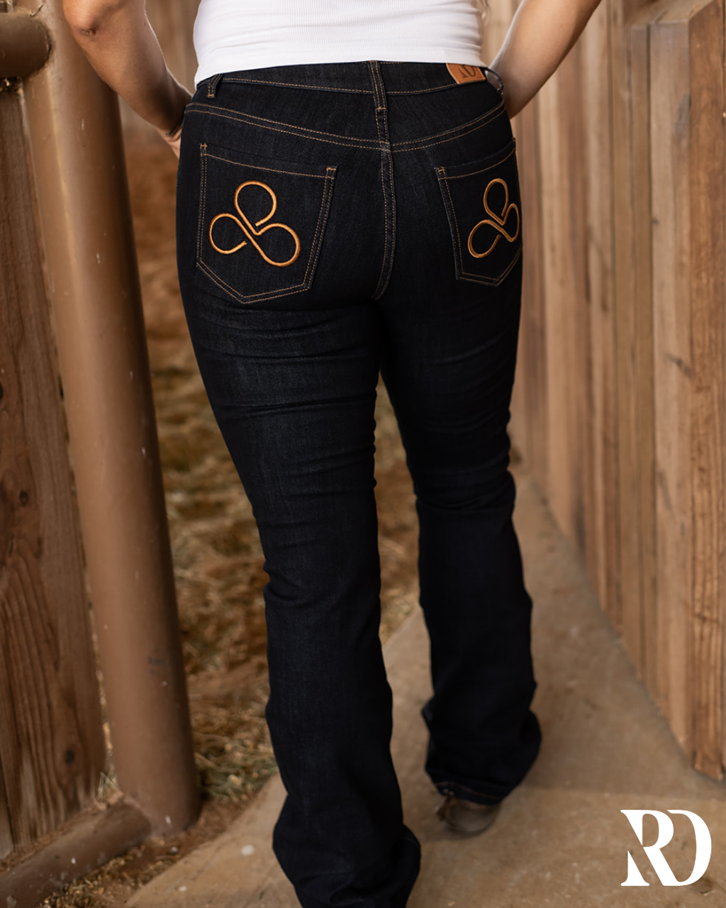 Barrel Pocket Bootcut - Dark Wash — view 4