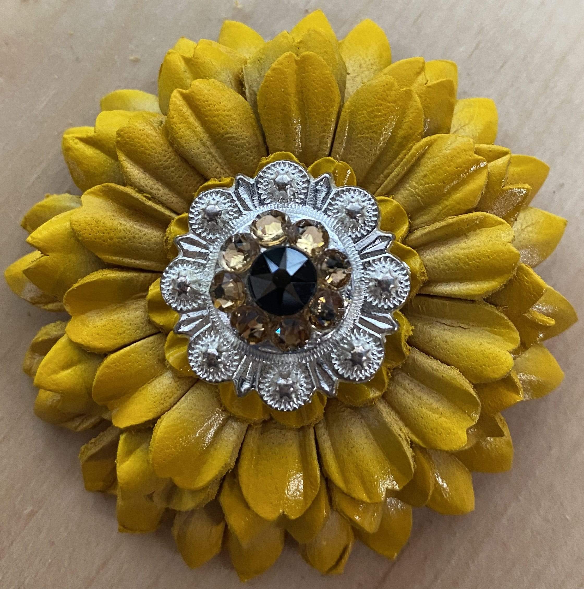 Sunflower with Bright Silver Jet & Champagne 1" Concho