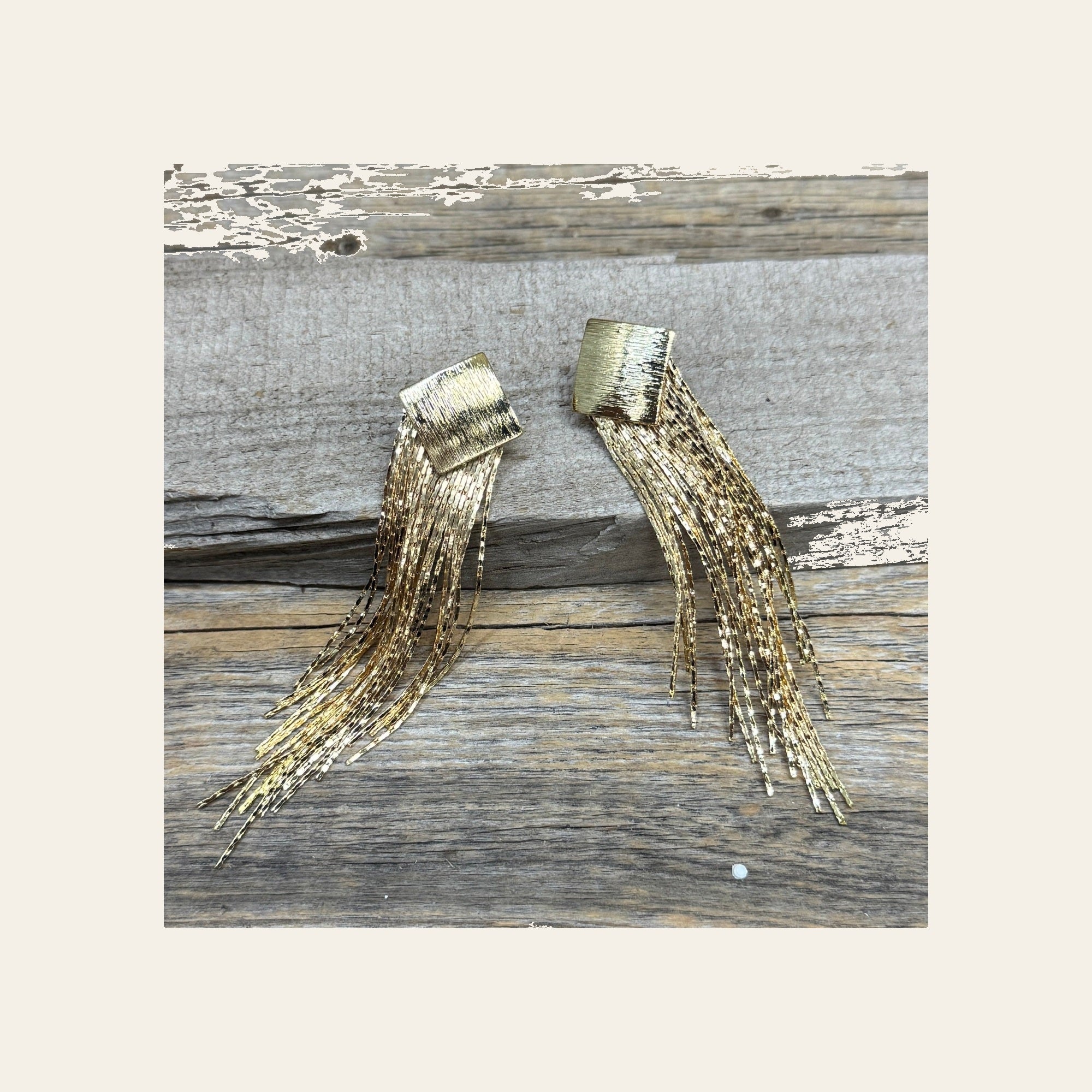 Rustic Cowgirl Gold Brushed Diamond Dangle Fashion Earrings