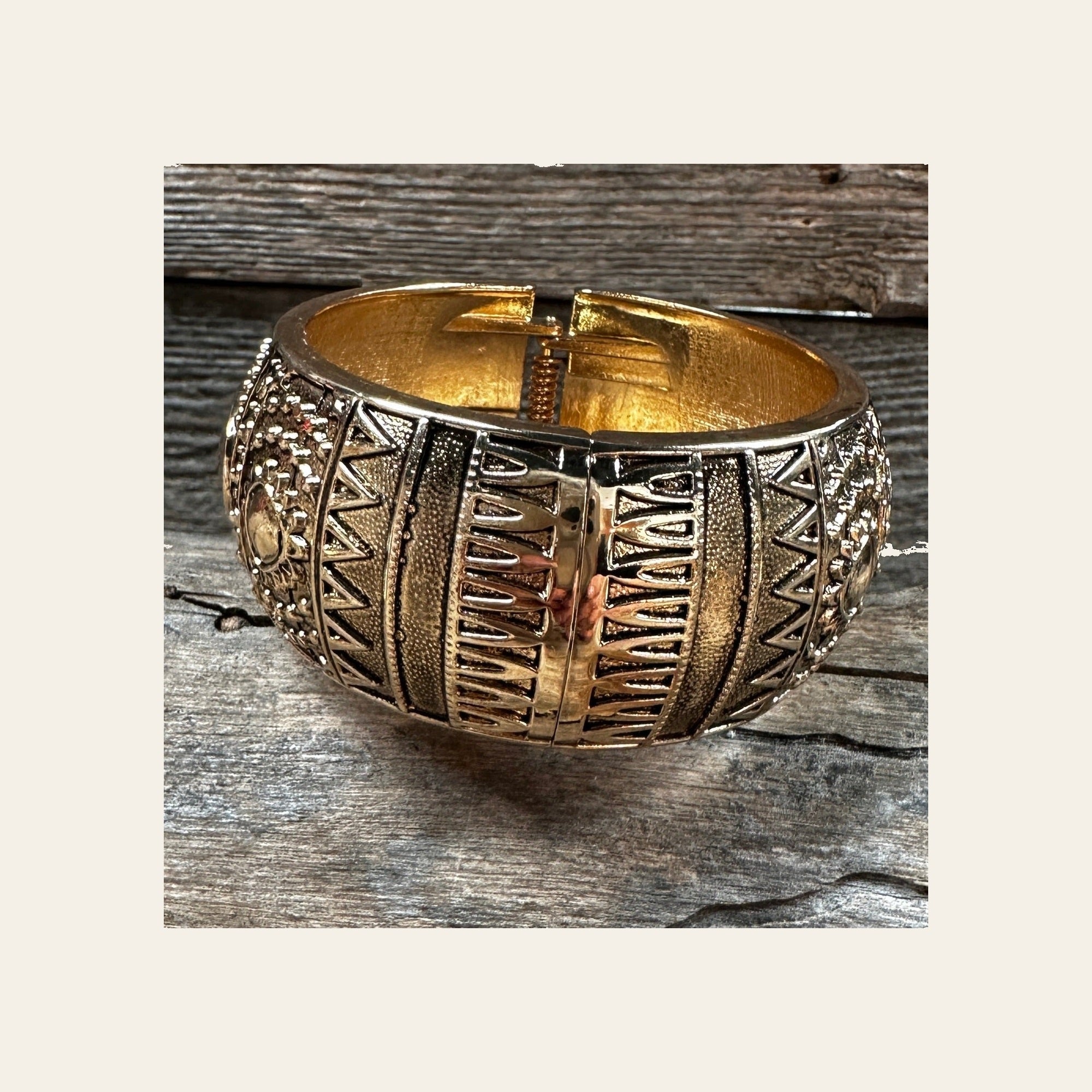 Gold Geometrical Fashion Cuff XI144