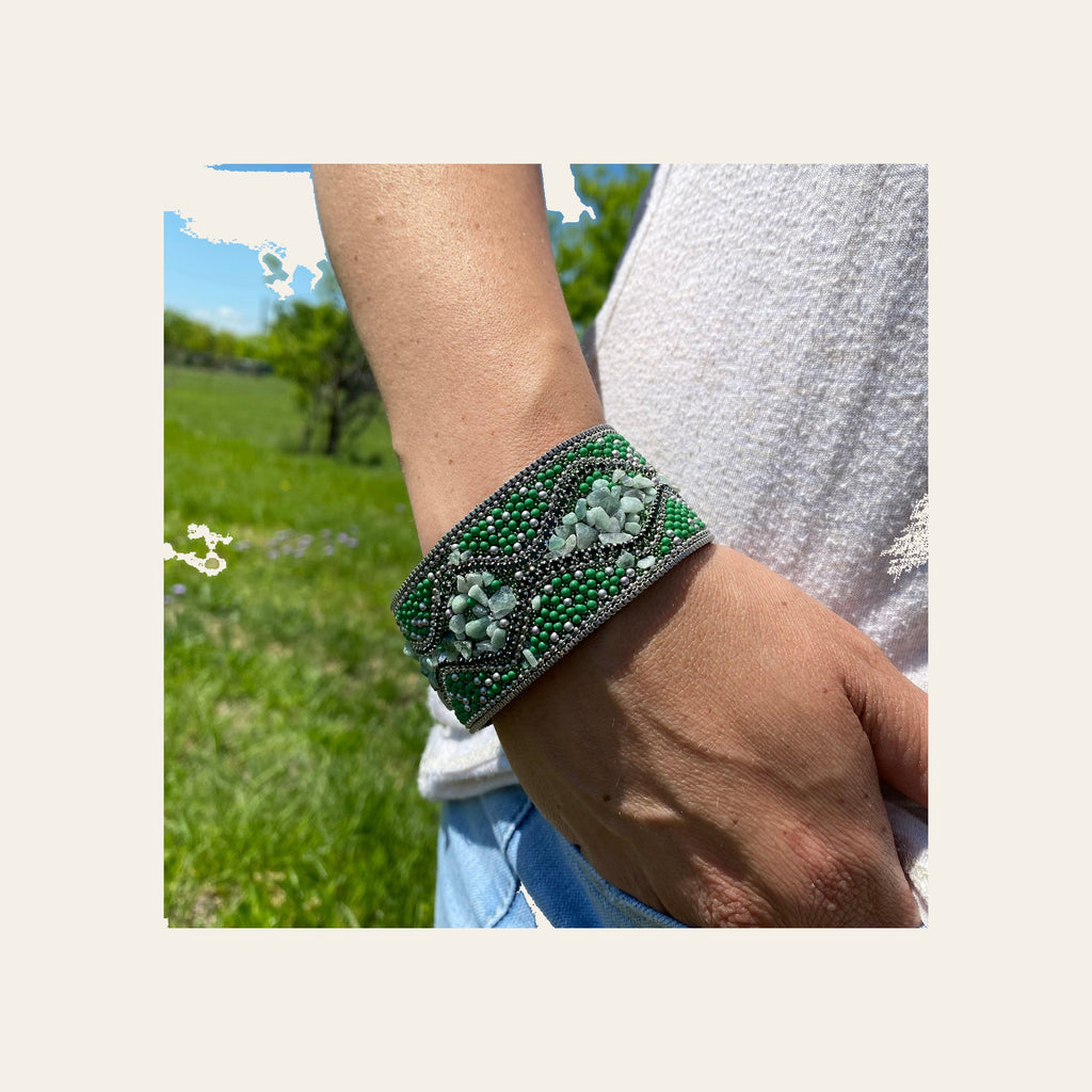 Green Bead and Stone Fashion Bracelet XI110