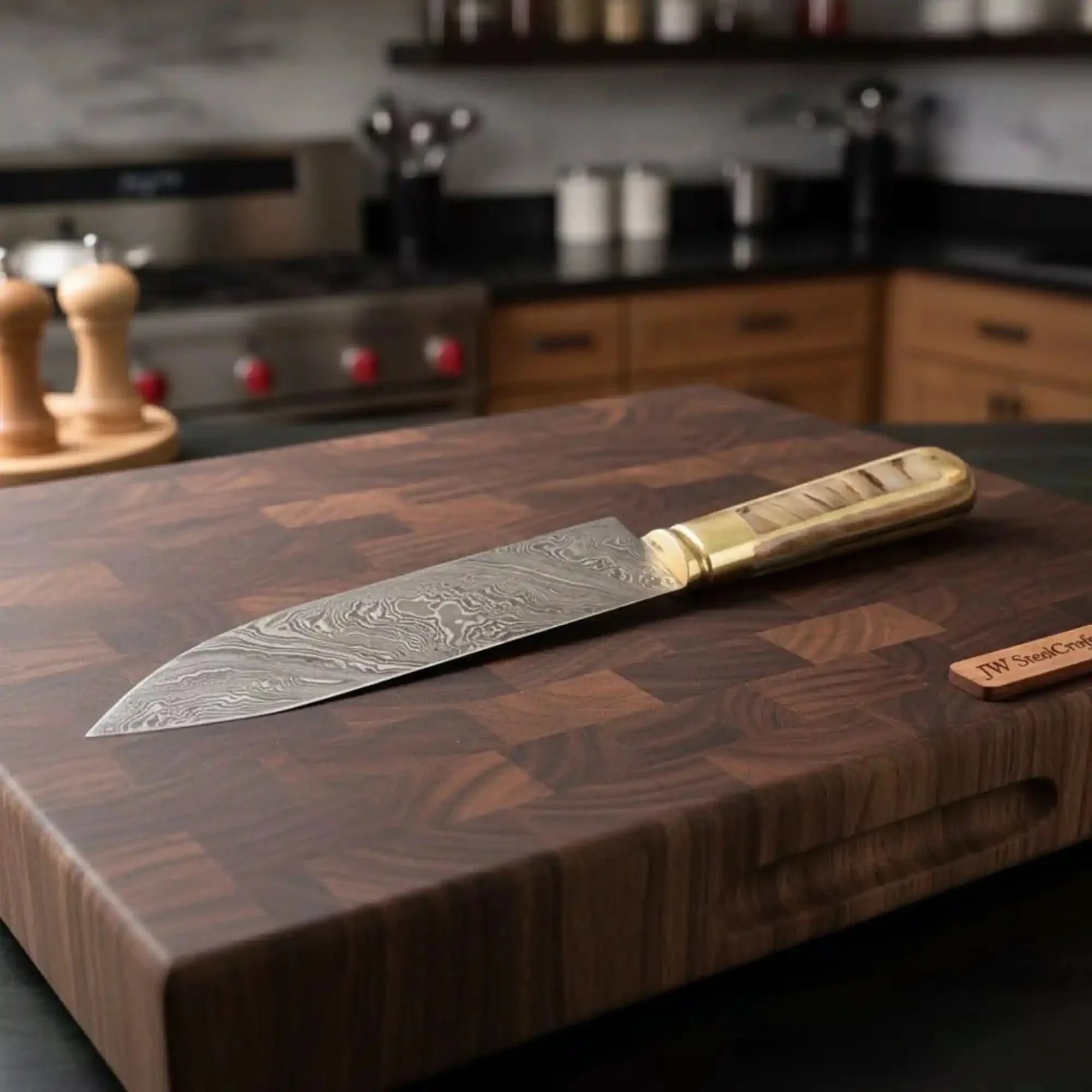 Premium Damascus Clip-Point Bushcraft Hunter — Twisted Pattern, Ram’s Horn & Brass Handle with Leather Sheath