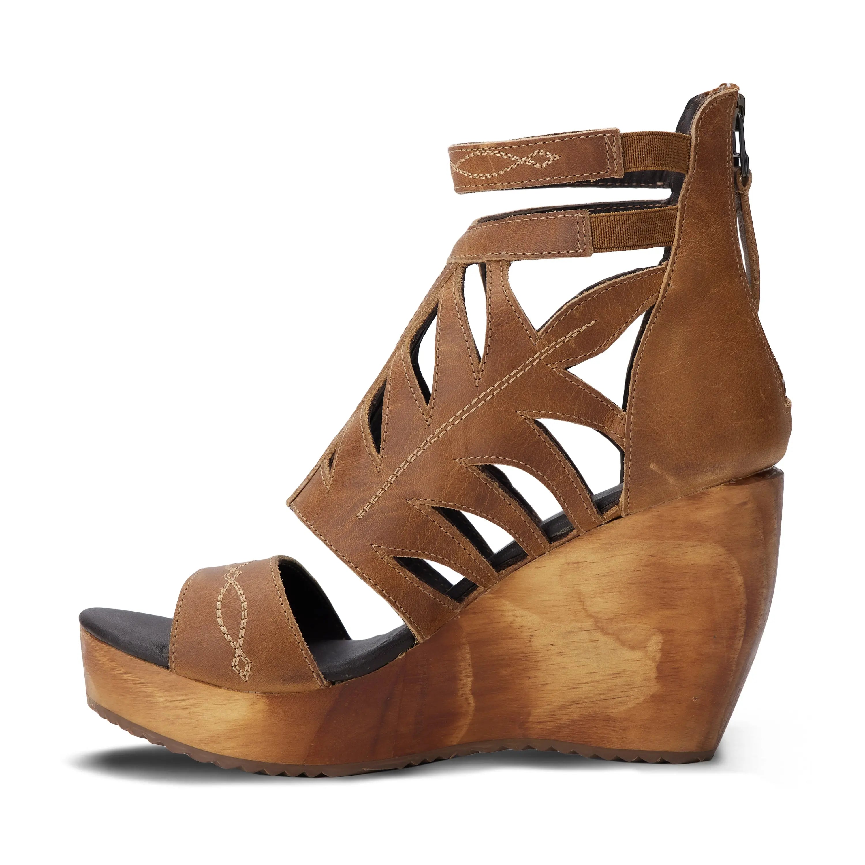 Becca Wedge - Desert Clay