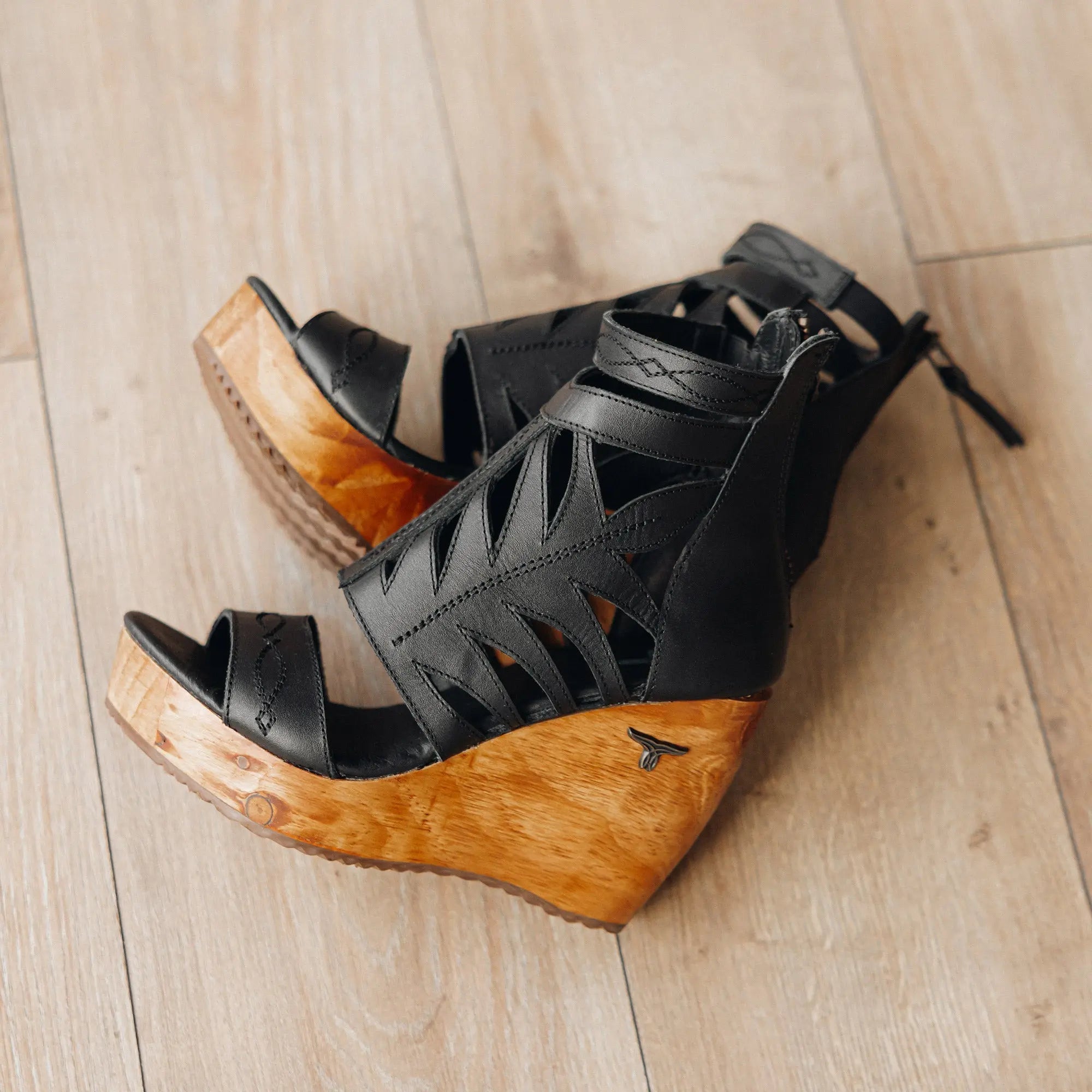 Becca Wedge - Jet Black