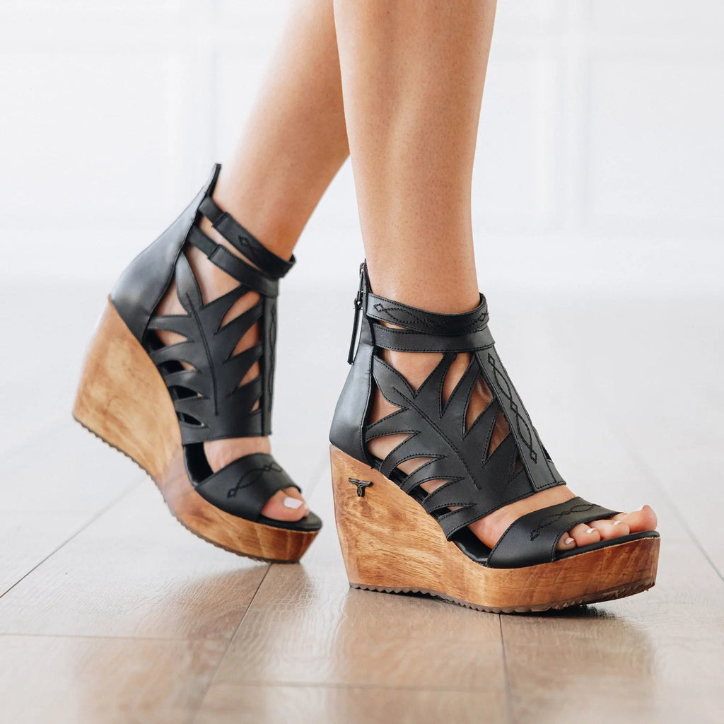 Becca Wedge - Jet Black